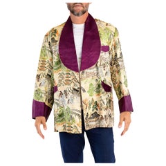 Cremefarbene Seidenjacquard-Gartenszene-Rauchjacke mit lila Besatz aus den 1950er Jahren