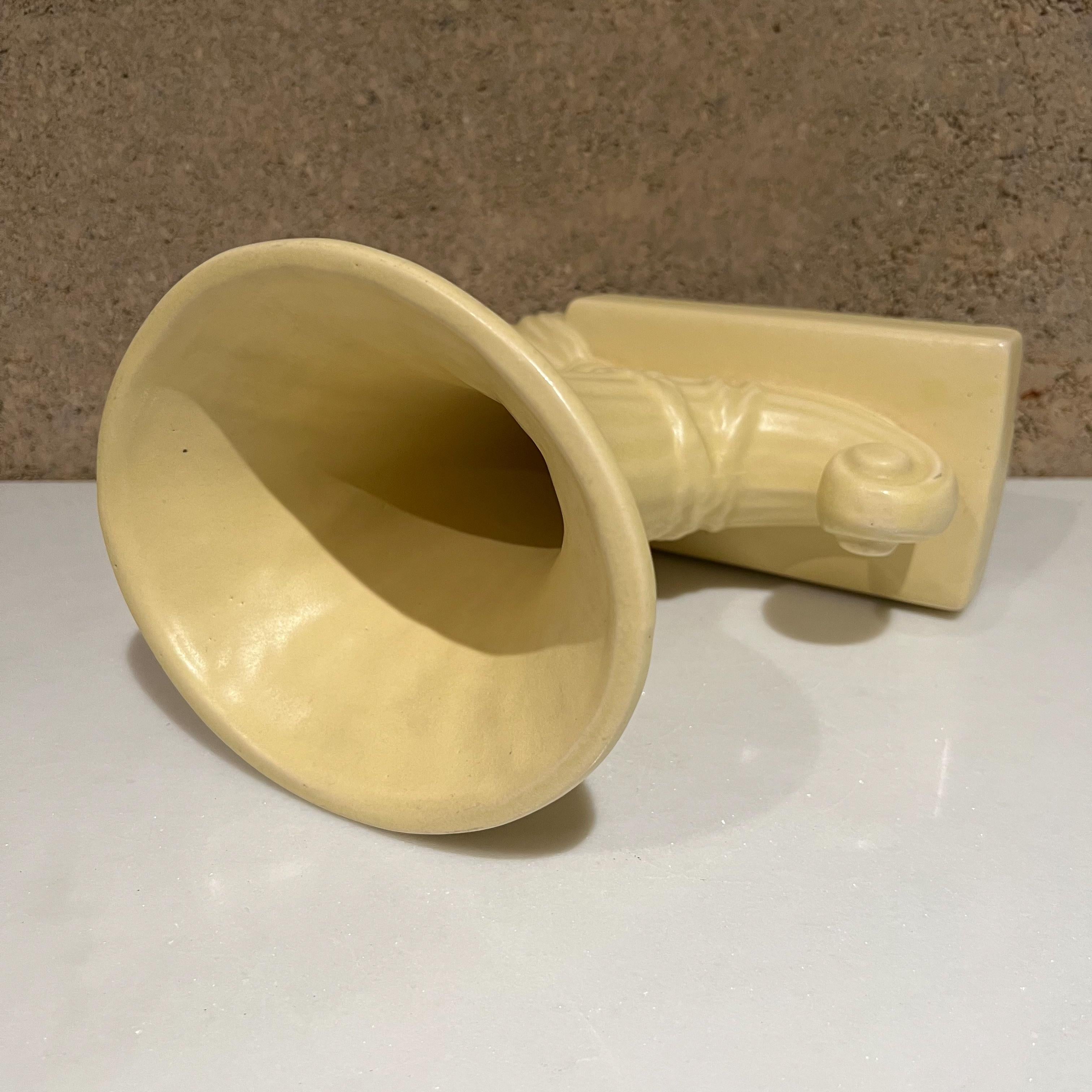 1950s, Creamy Tasseled Trumpet Horn of Plenty Decorative Ceramic Art Deco 4