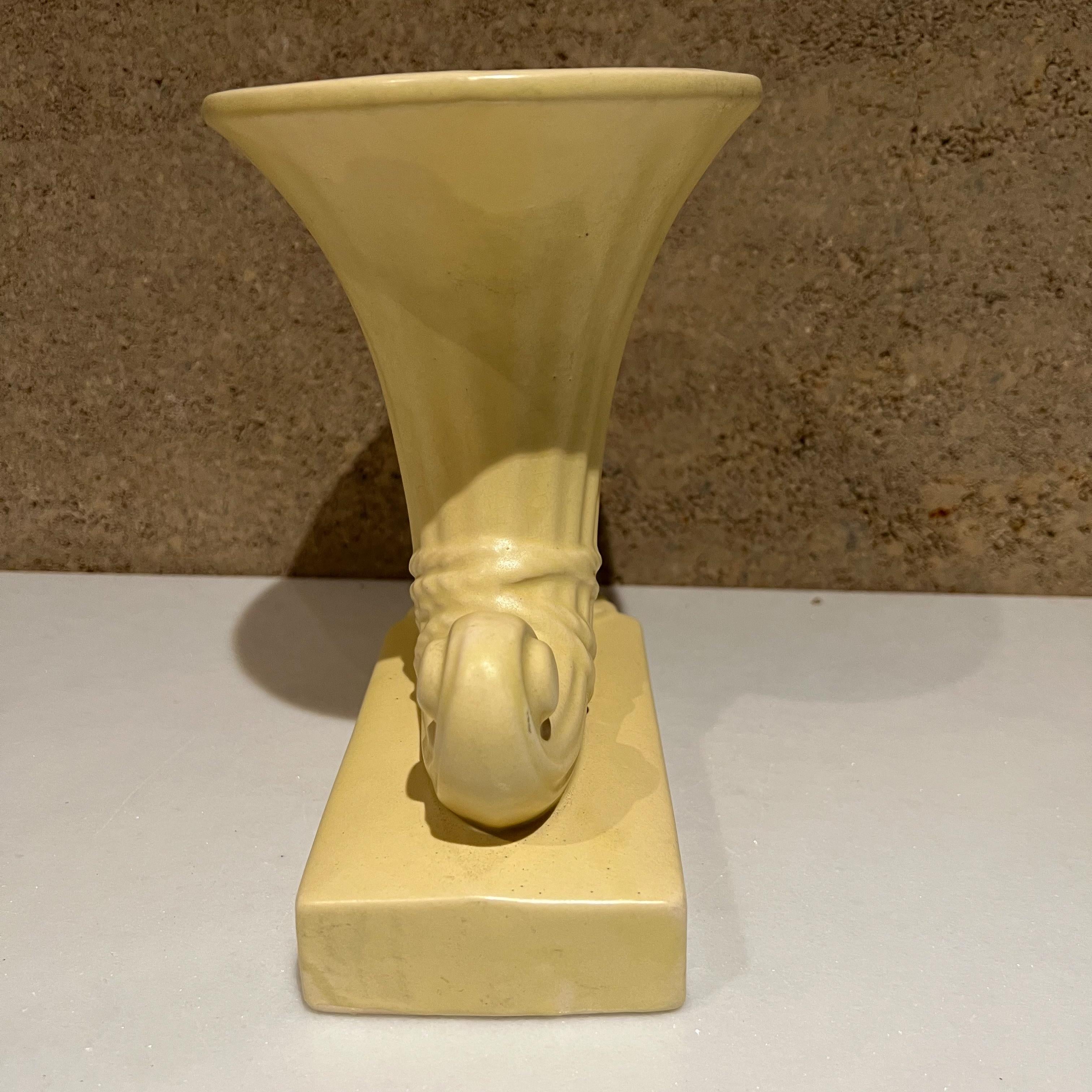 1950s, Creamy Tasseled Trumpet Horn of Plenty Decorative Ceramic Art Deco In Good Condition In Chula Vista, CA