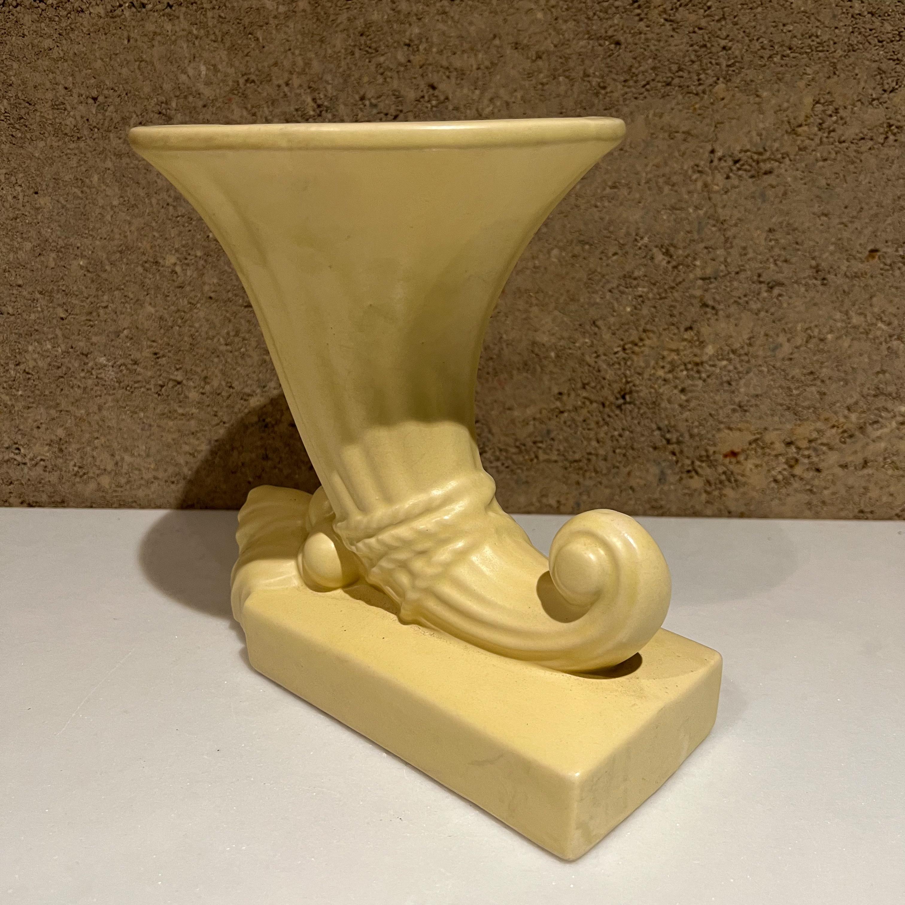 1950s, Creamy Tasseled Trumpet Horn of Plenty Decorative Ceramic Art Deco 2