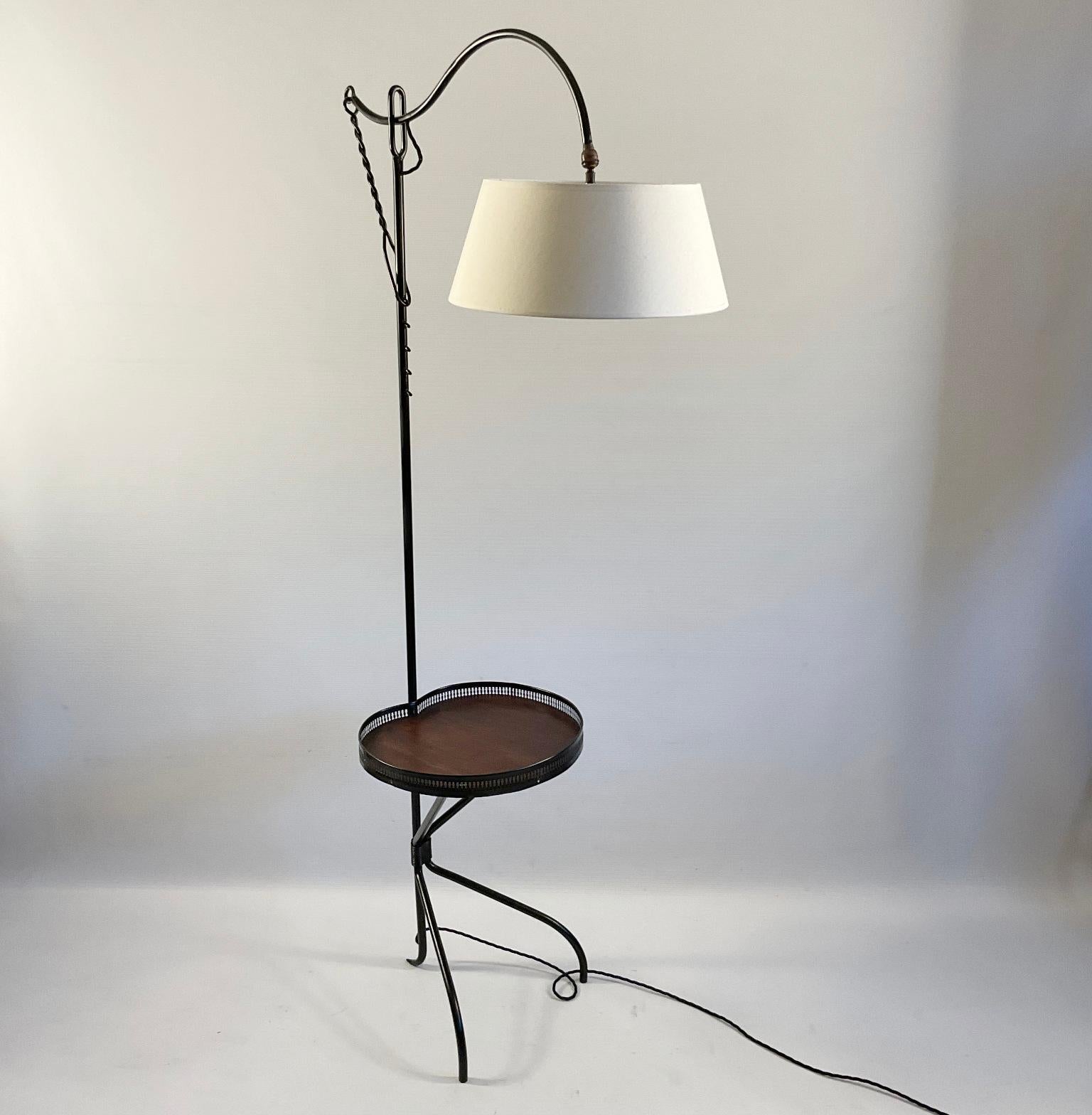 1950s Crémaillère Floor Lamp with Side Table Attributed to Jacques Adnet France For Sale 2