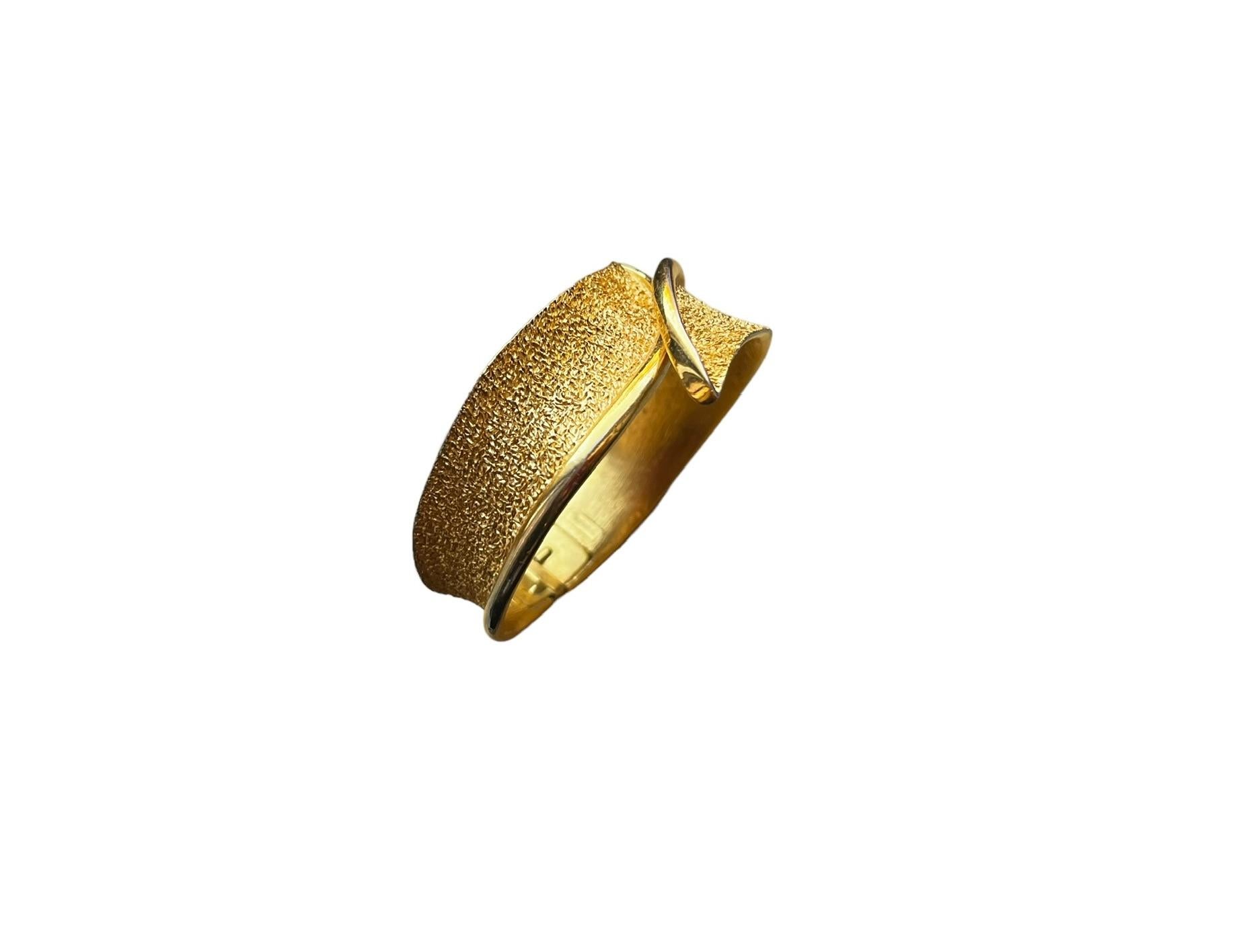 Crown Trifari Gold Clamper Bracelet, Circa 1950s In Good Condition For Sale In Brooklyn, NY