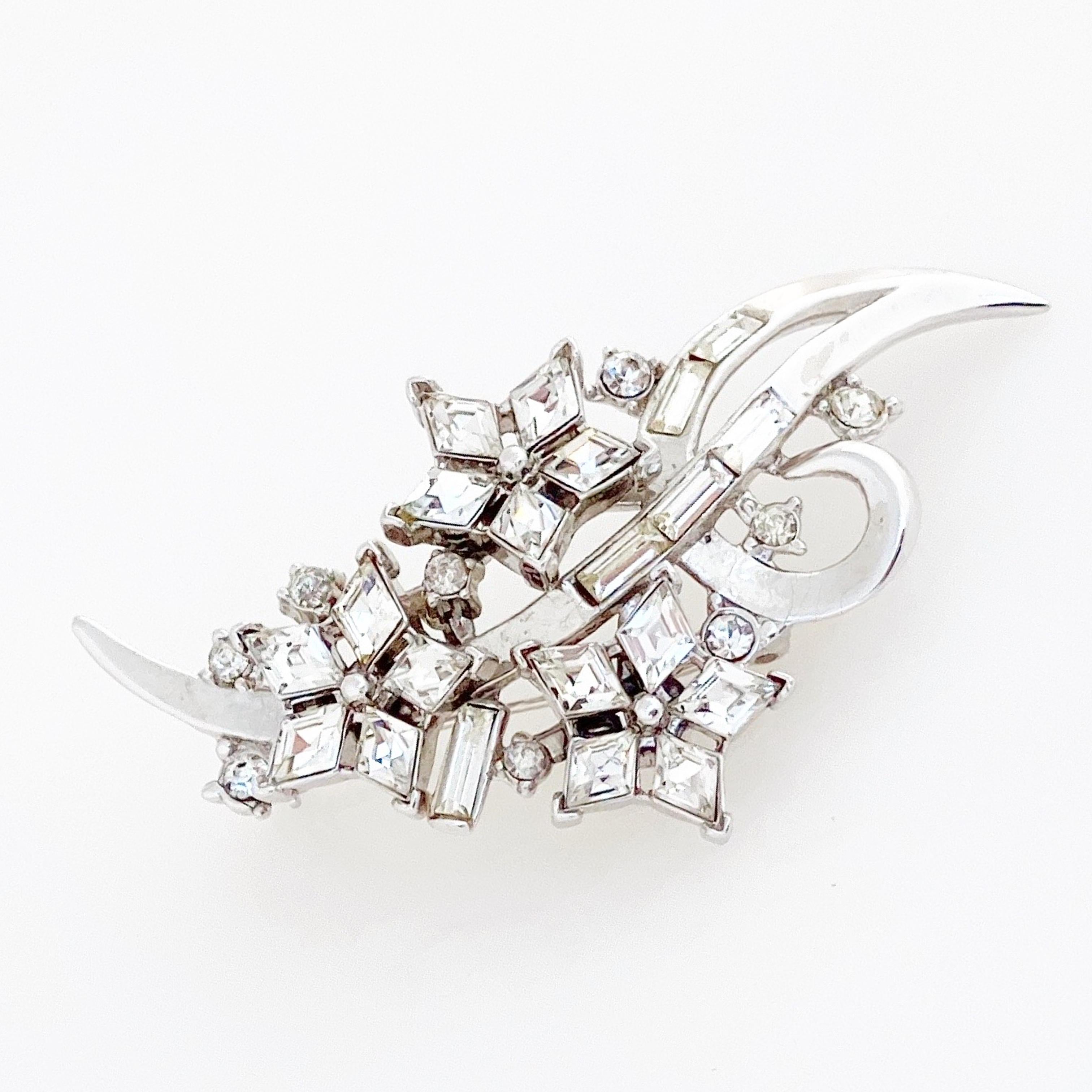 1950s Crystal Twinkle Series Floral Brooch By Alfred Philippe For Crown Trifari In Good Condition In McKinney, TX
