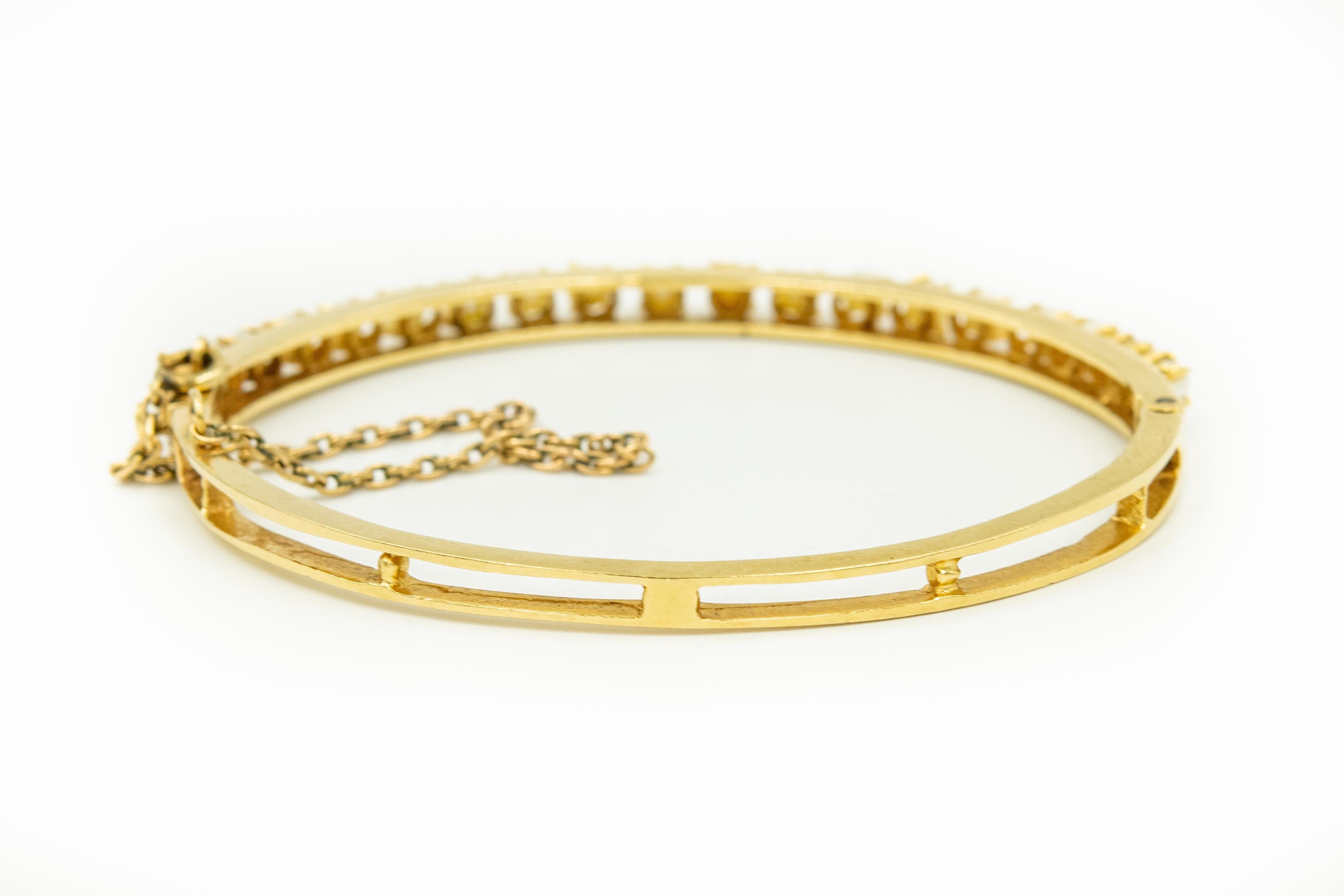 1950s Cultured Pearl Yellow Gold Bangle Bracelet In Good Condition In Miami Beach, FL