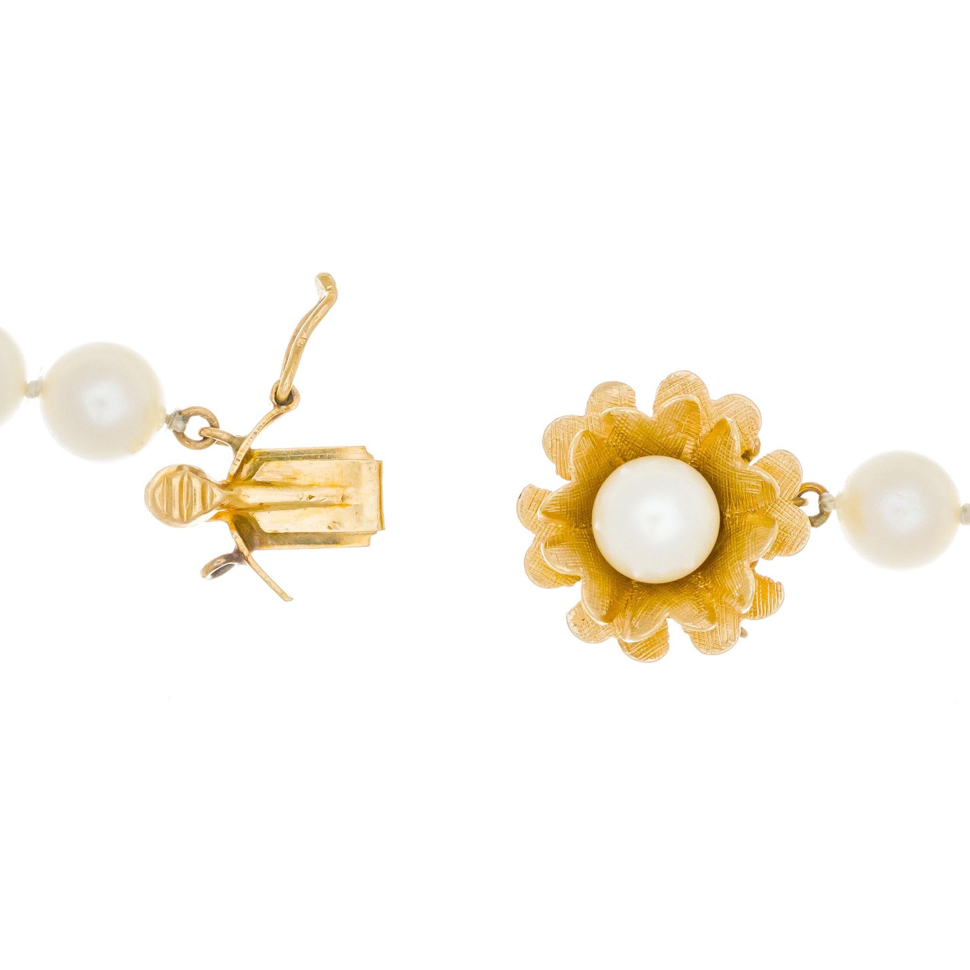 Collier en or jaune avec perles de culture des années 1950 Pour femmes en vente