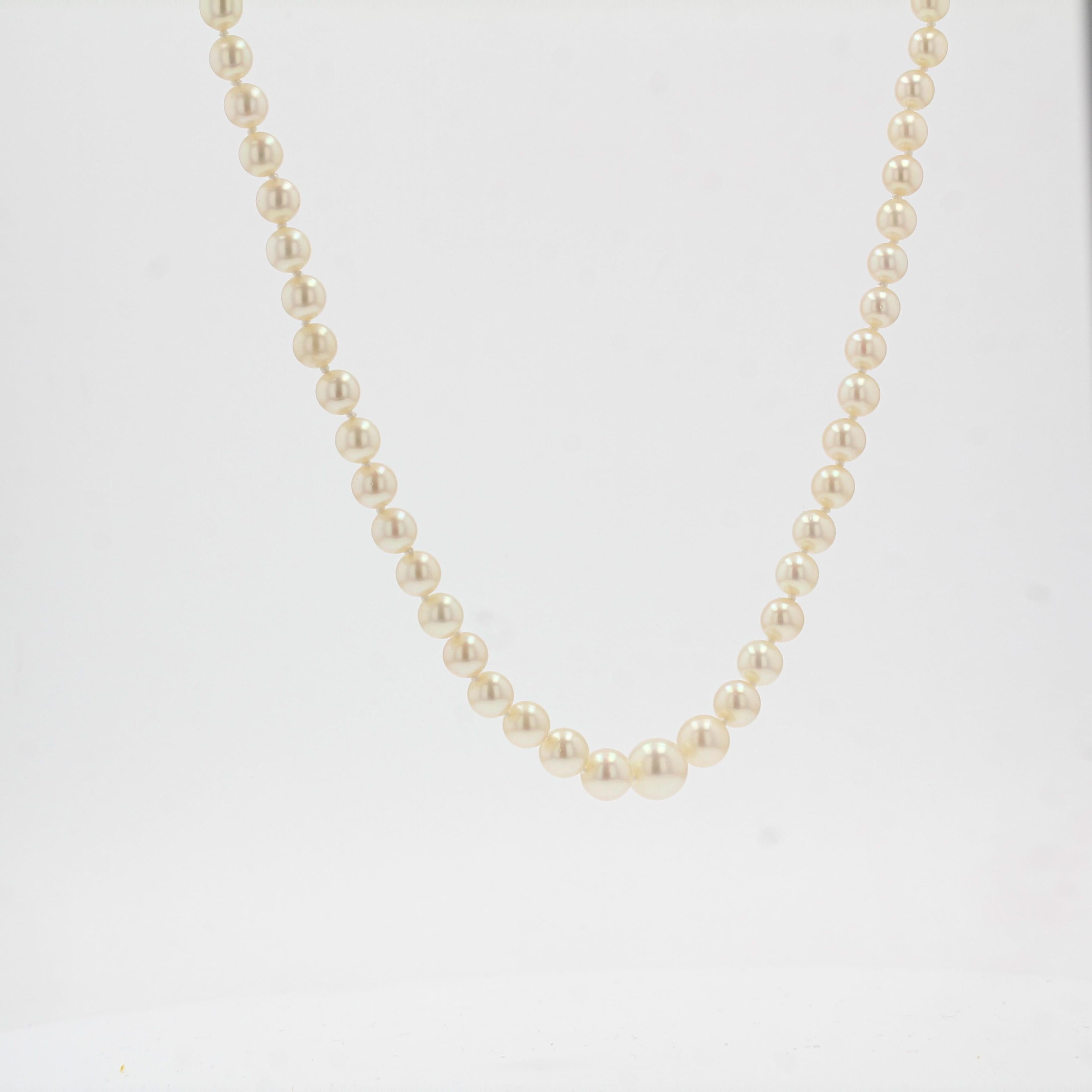 Rétro Collier de perles blanches rondes de culture des années 1950 en vente