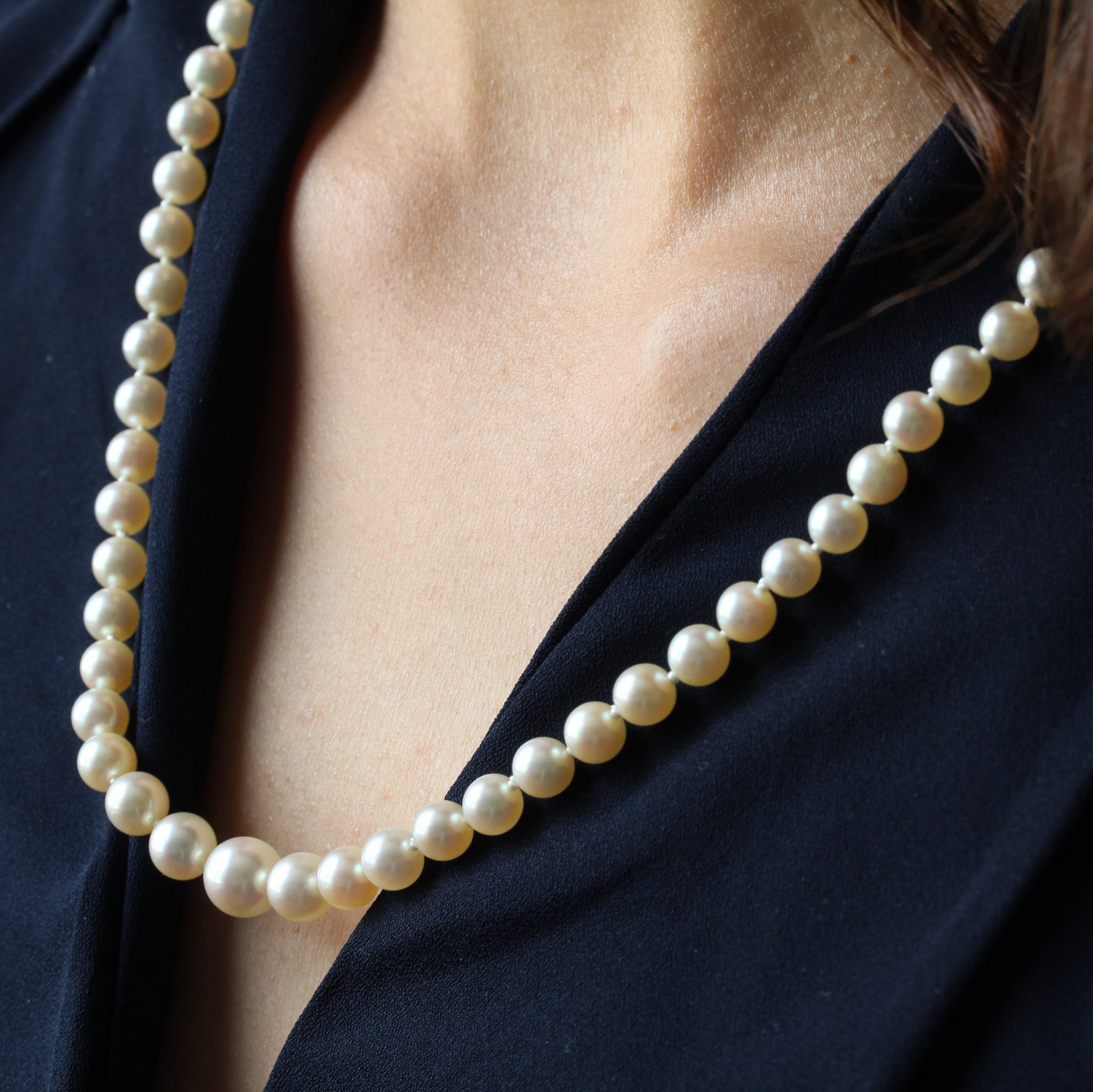 Collier de perles blanches rondes de culture des années 1950 Bon état - En vente à Poitiers, FR