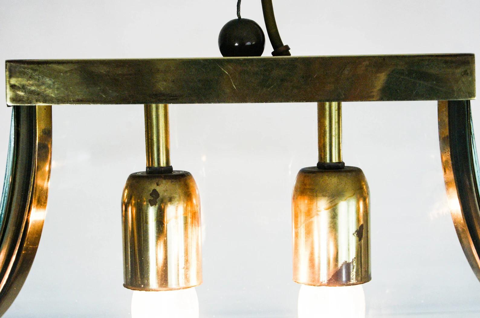 1950s Curved Glass & Brass Counterbalance Suspension Chandelier Esperia Attr. For Sale 2