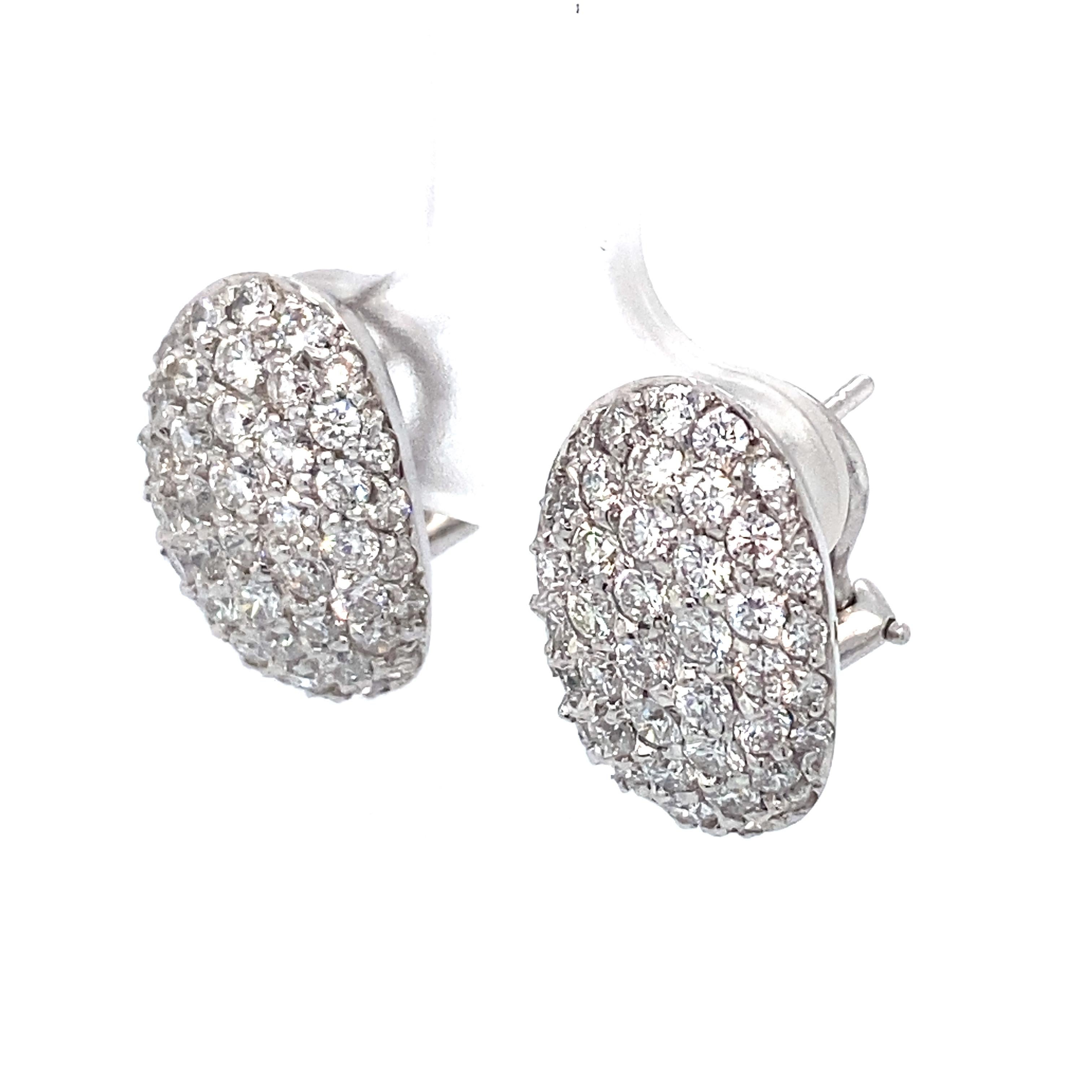 Women's 1950s Curved Oval French Clip Pave 4 Carats Diamond Earrings in 18 Karat Gold For Sale
