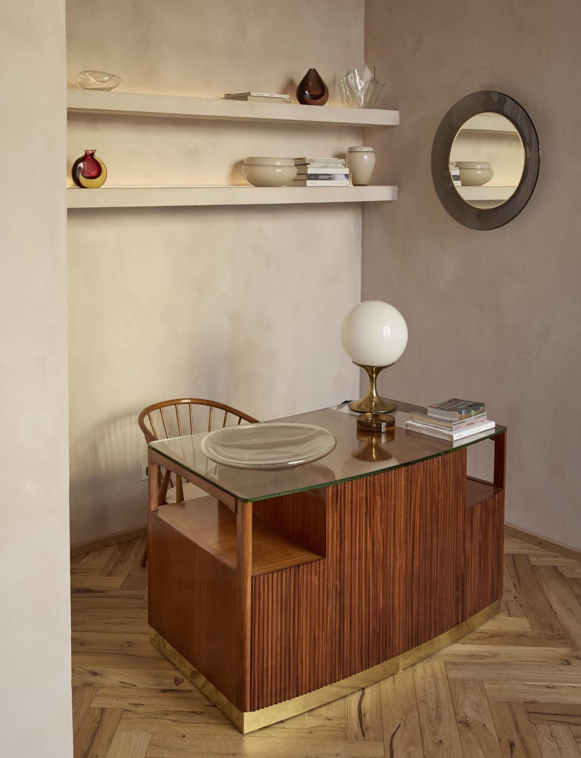 Mid-20th Century 1950s Curved Rosewood Paolo Buffa Desk For Sale