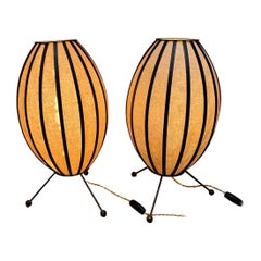 Lampada da tavolo a treppiede a sfera personalizzata degli anni '50 Stile Nelson