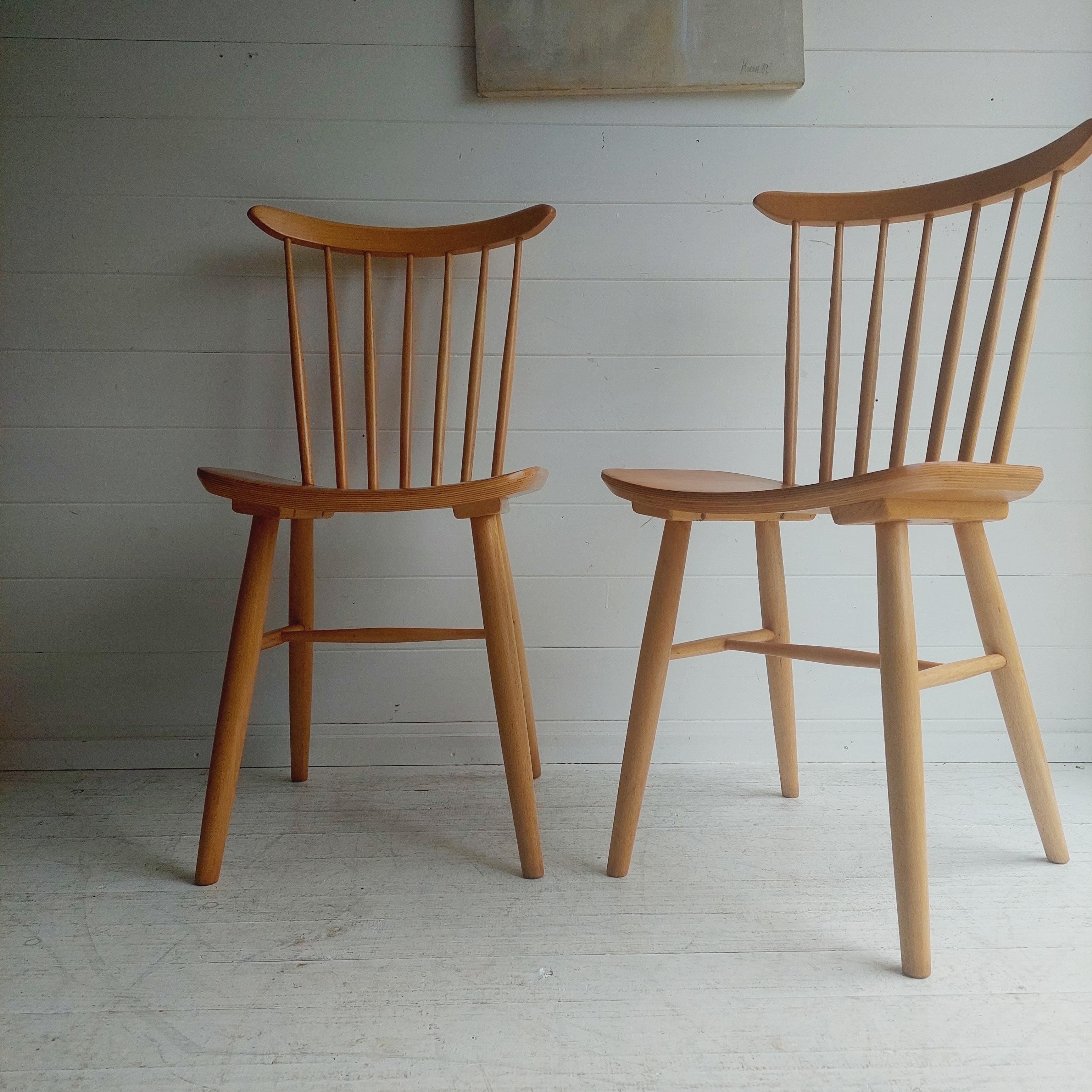  1950'S Czech Harlequin spindle back Dining Chairs By Ton Set of 2 In Good Condition In Leamington Spa, GB