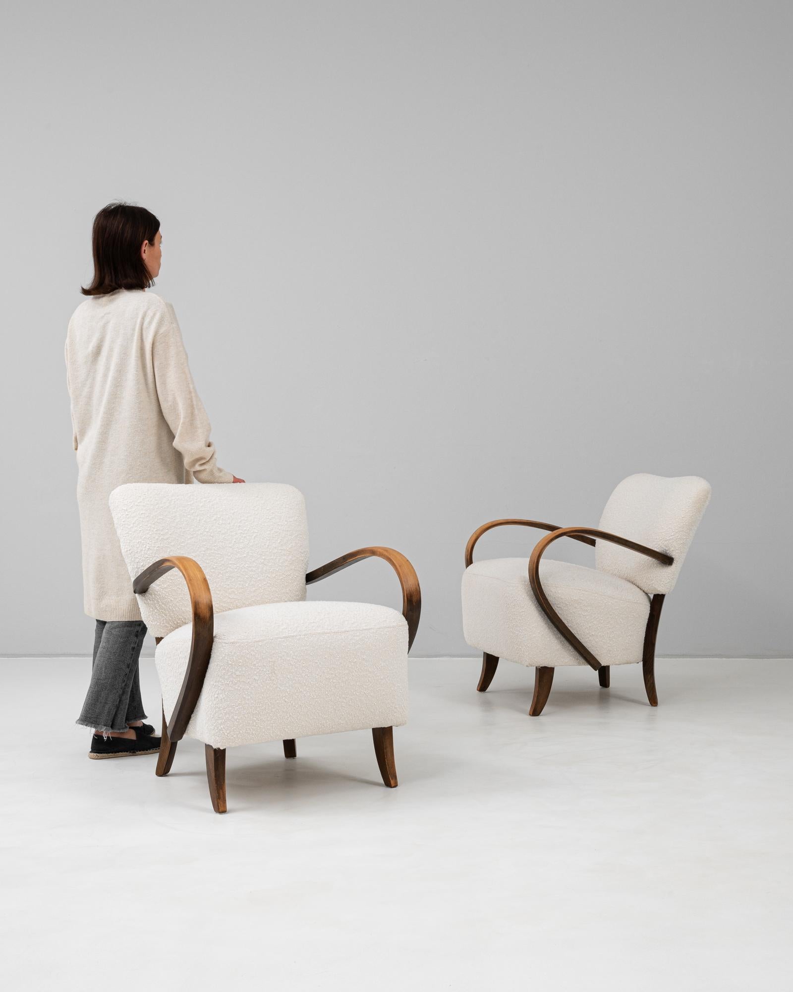 Ceco 1950s Czech Pair Of Cocktail Upholstered Armchair H-237 By J. H. in vendita