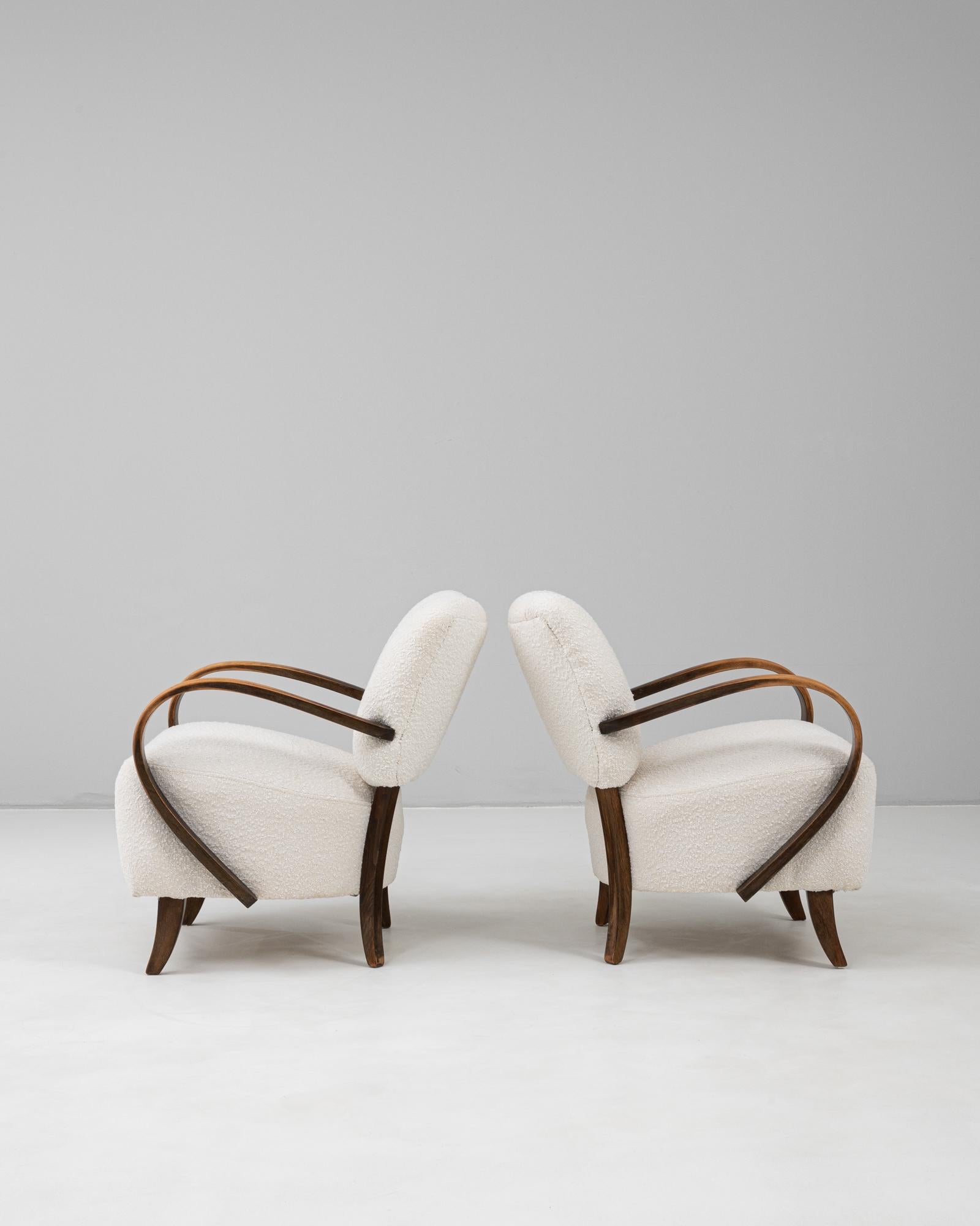 Tappezzeria 1950s Czech Pair Of Cocktail Upholstered Armchair H-237 By J. H. in vendita