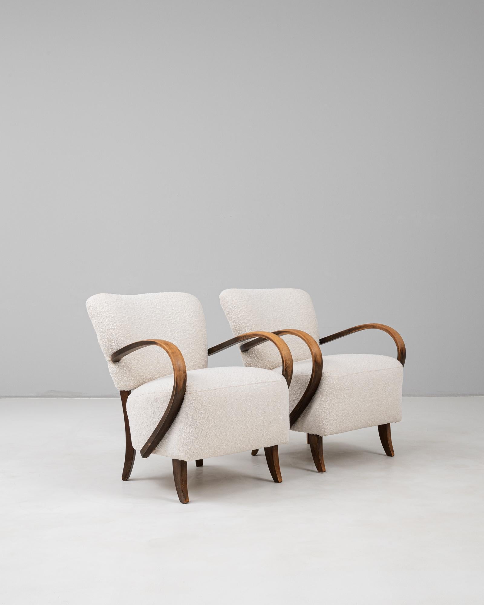 1950s Czech Pair Of Cocktail Upholstered Armchair H-237 By J. H. in vendita 2