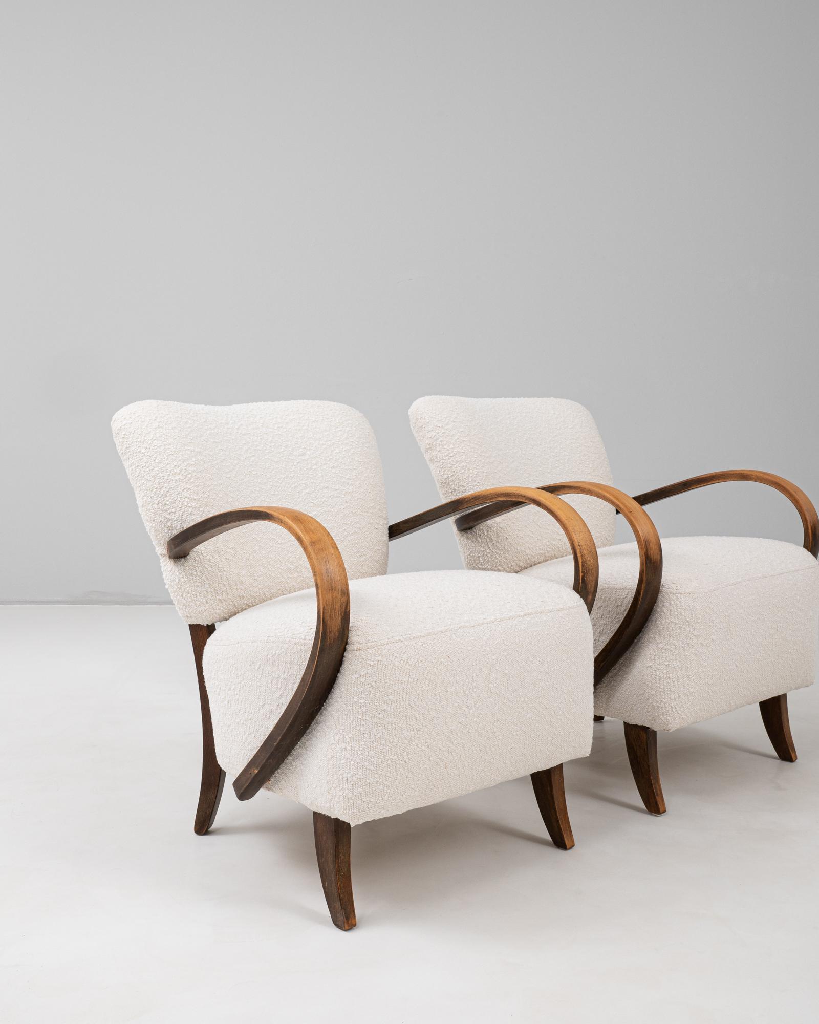 1950s Czech Pair Of Cocktail Upholstered Armchair H-237 By J. H. in vendita 3