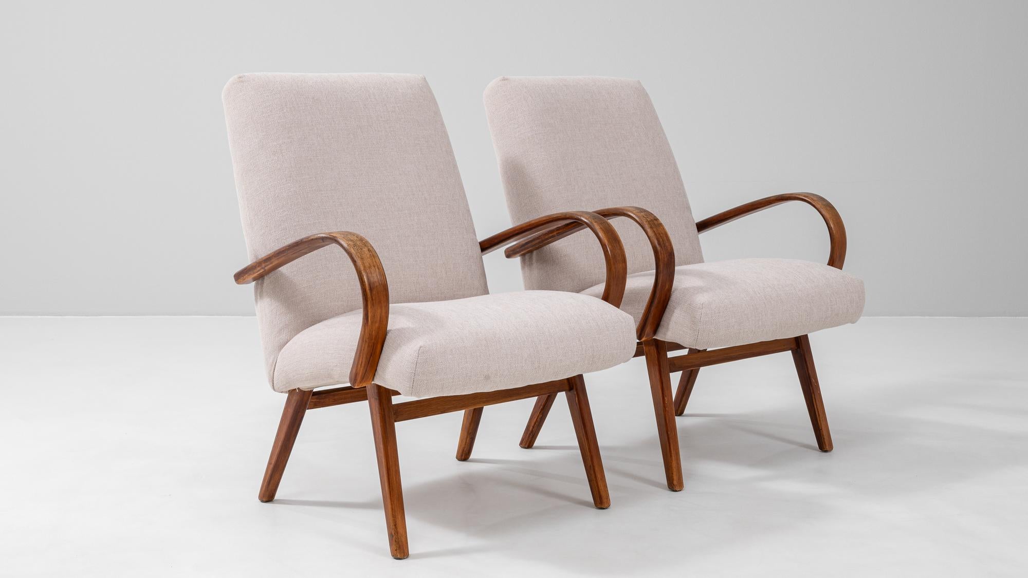 1950s Czech Pair Of Upholstered Armchairs By J. Halabala im Angebot 3