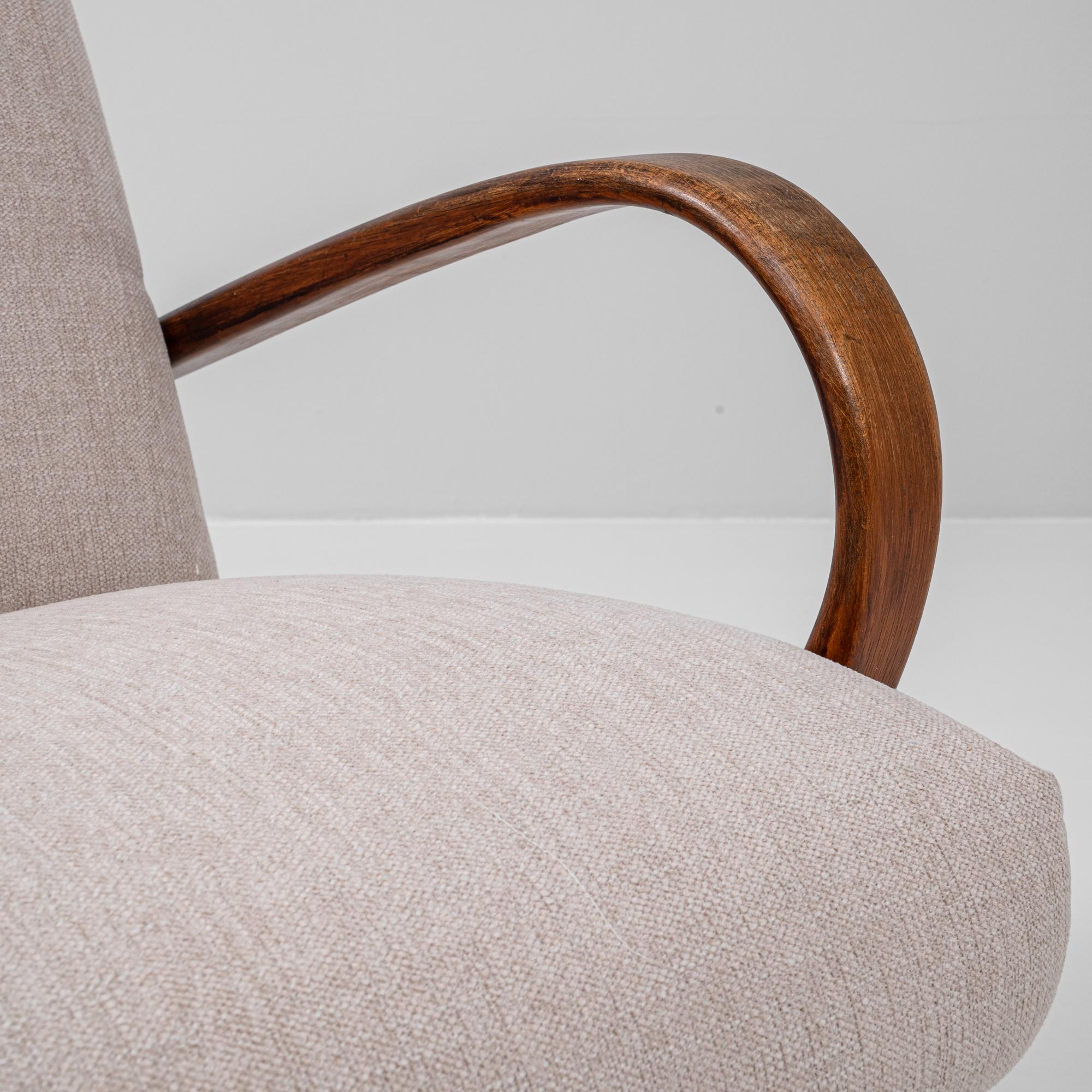 1950s Czech Pair Of Upholstered Armchairs By J. Halabala im Angebot 6