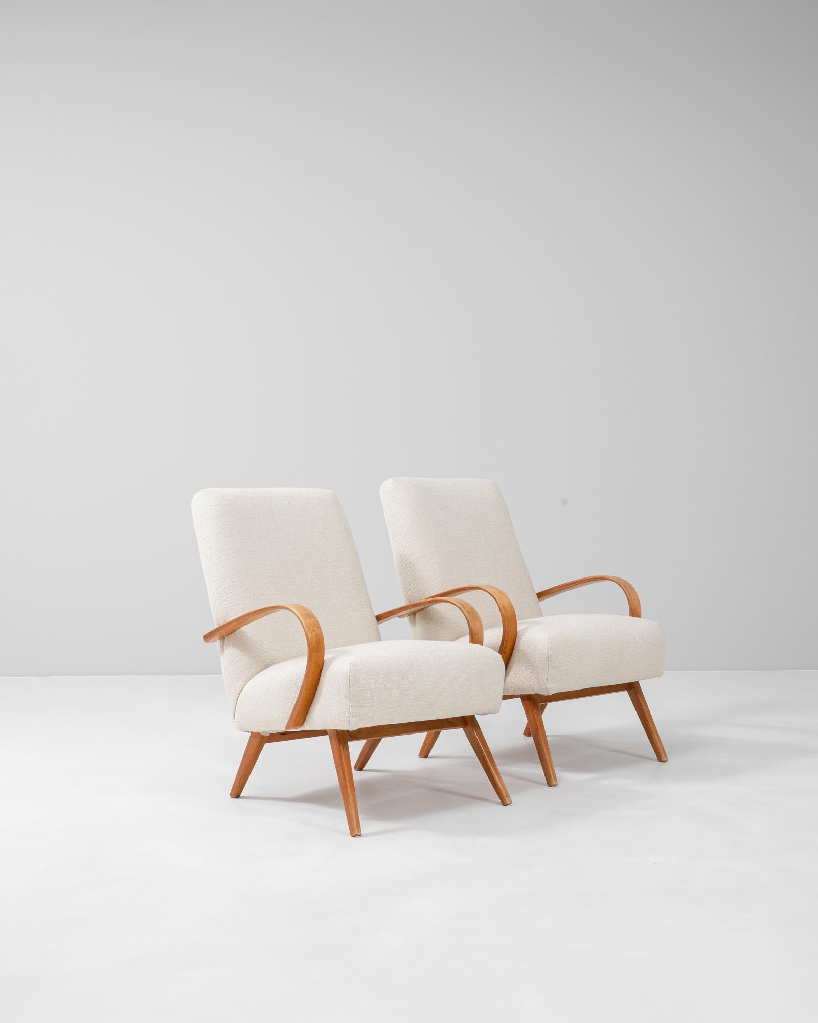 1950s Czech Pair Of Upholstered Armchairs By J. Halabala For Sale 1