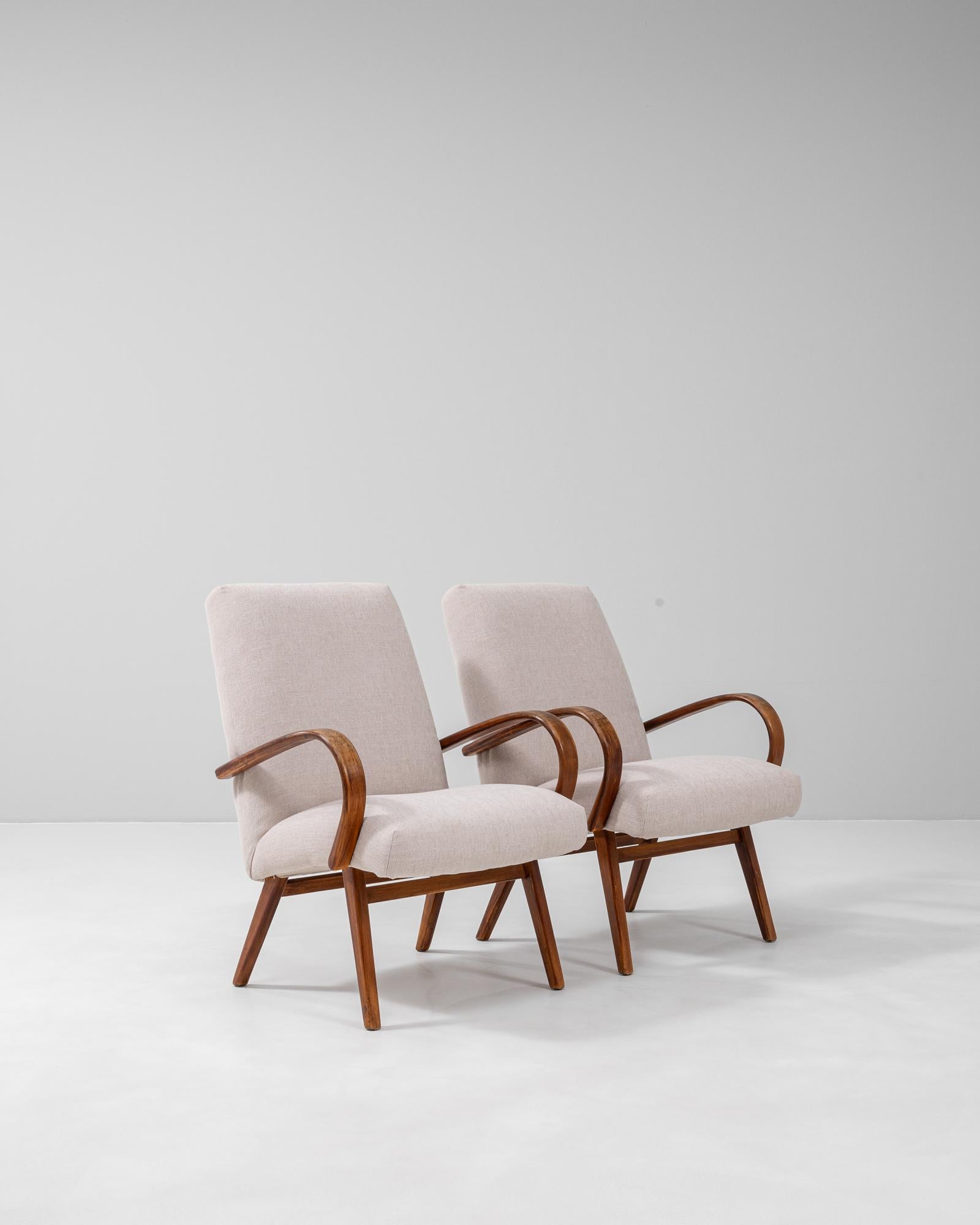 1950s Czech Pair Of Upholstered Armchairs By J. Halabala im Angebot 1