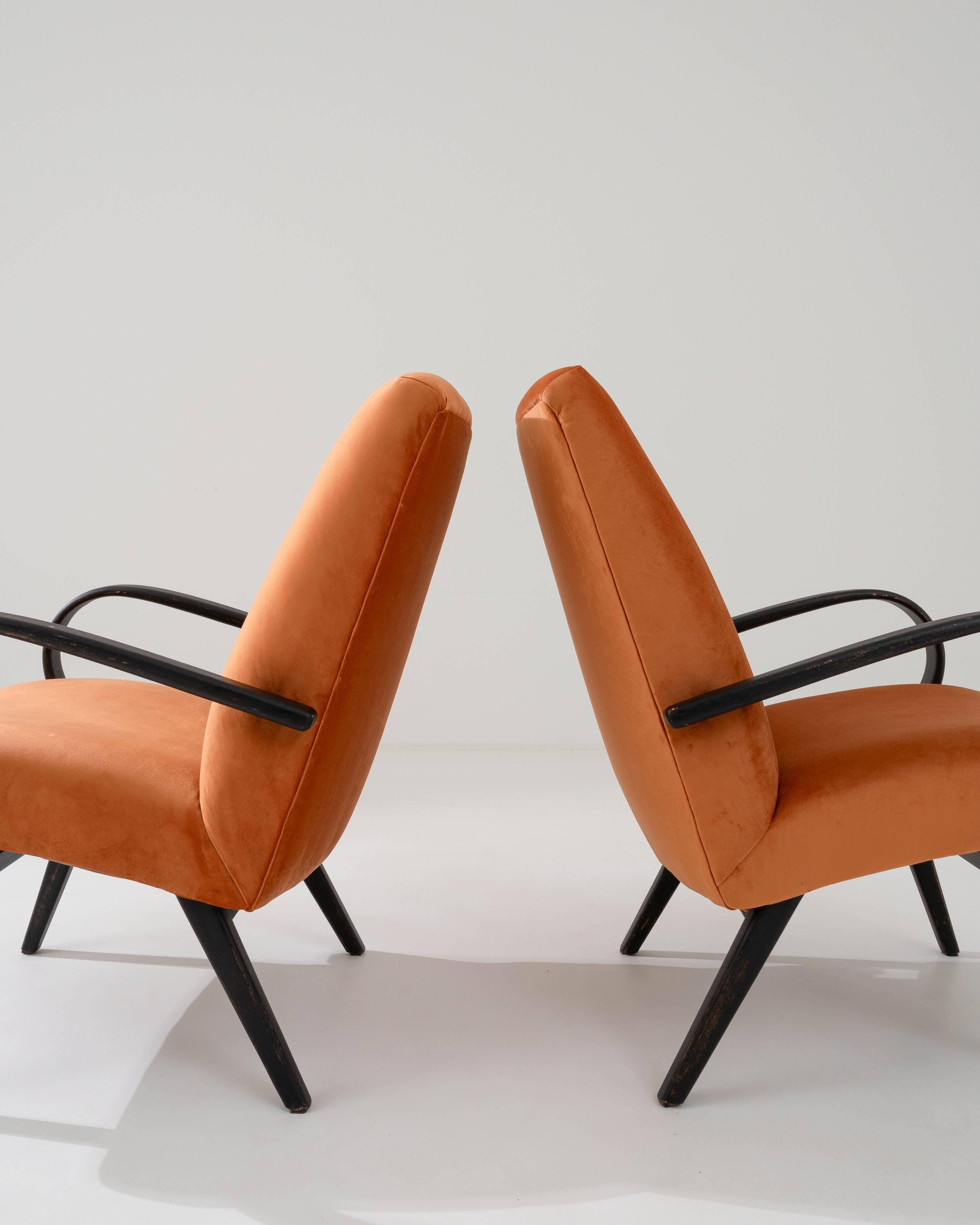 1950er Jahre Tschechische gepolsterte Sessel, ein Paar (Mitte des 20. Jahrhunderts) im Angebot