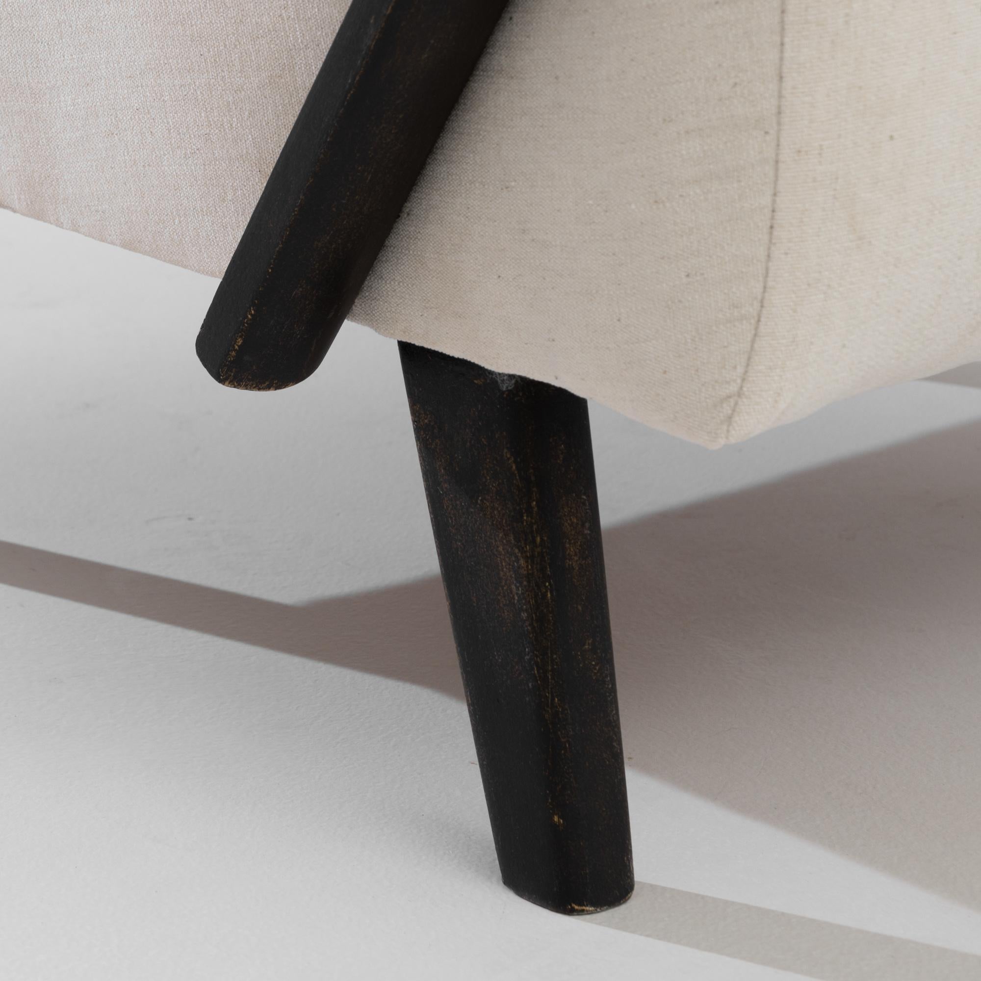 20ième siècle Paire de fauteuils tapissés tchèques des années 1950 par J. Halabala en vente