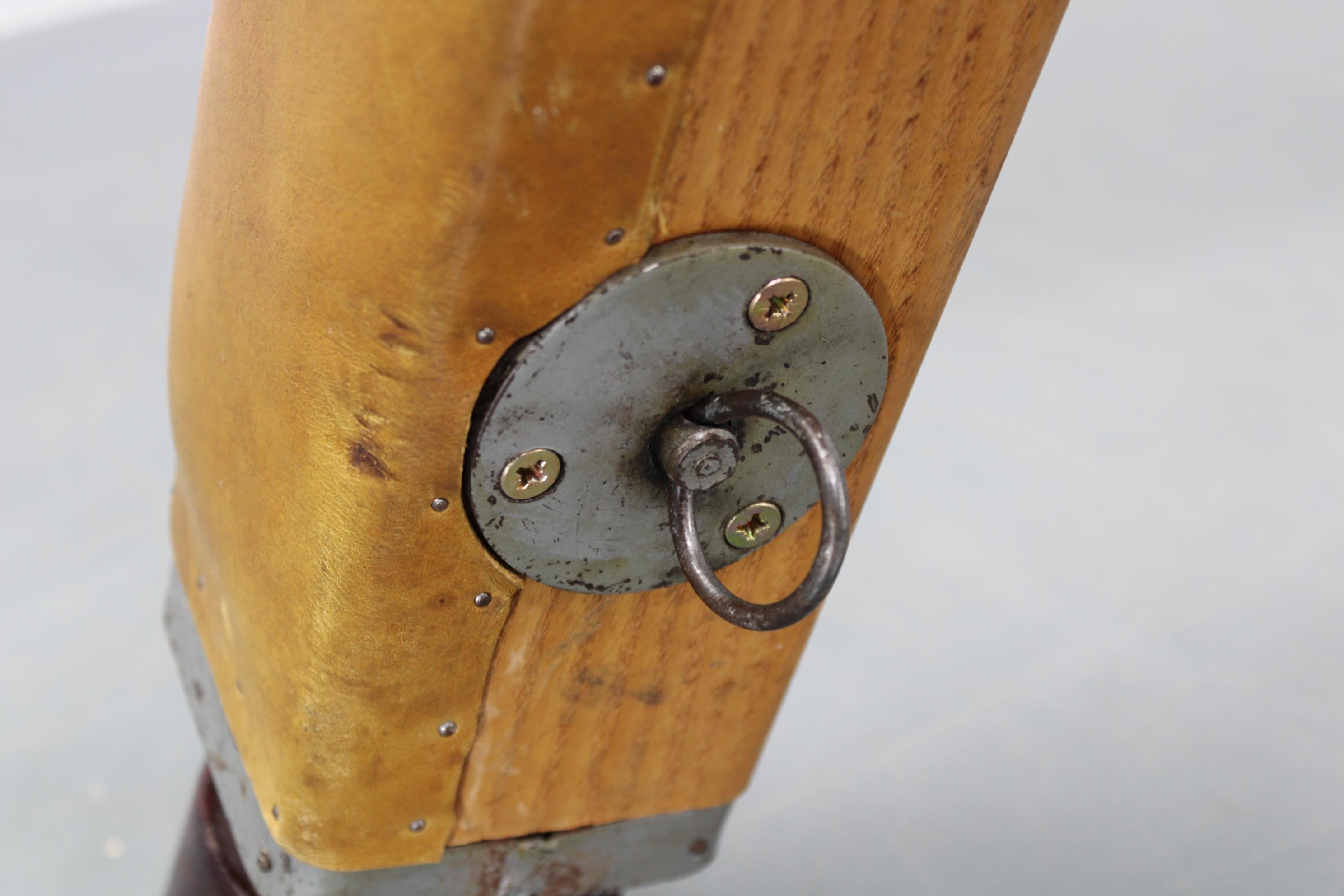 Cavallo da ginnastica in pelle e legno cecoslovacco del 1950, altezza regolabile in vendita 10