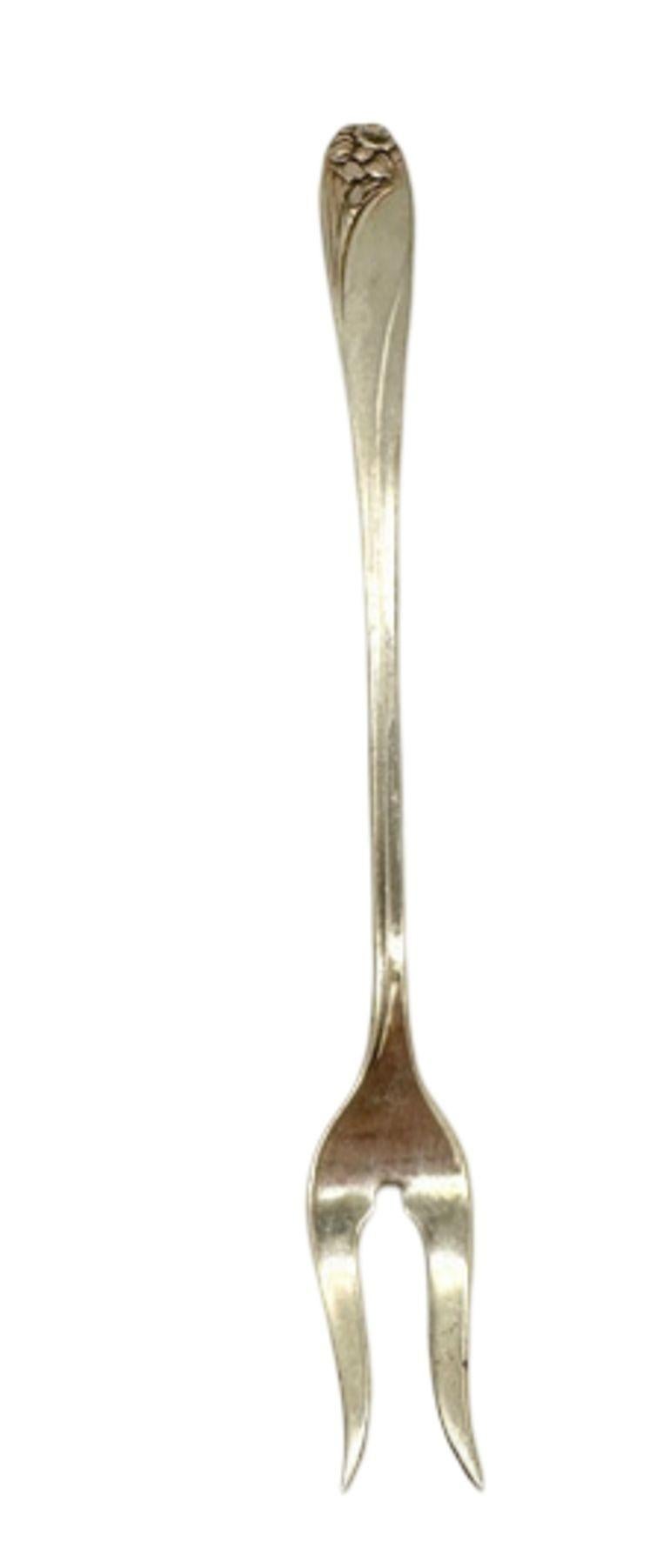 Daffodil-Silberwaren von International Silverware, signiert 1847 von Rodgers Bros., 1950er Jahre (Mittleres 19. Jahrhundert) im Angebot