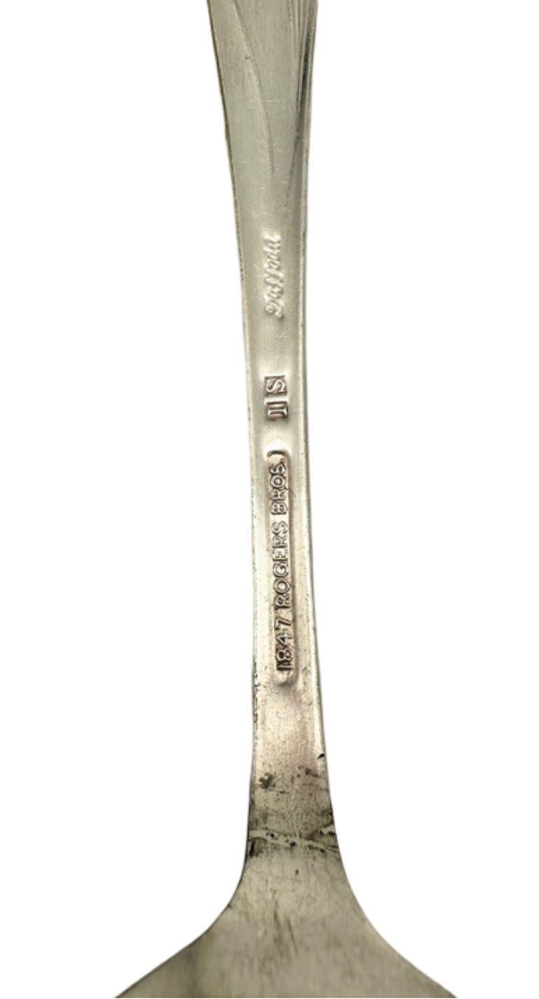 Daffodil-Silberwaren von International Silverware, signiert 1847 von Rodgers Bros., 1950er Jahre (Sterlingsilber) im Angebot