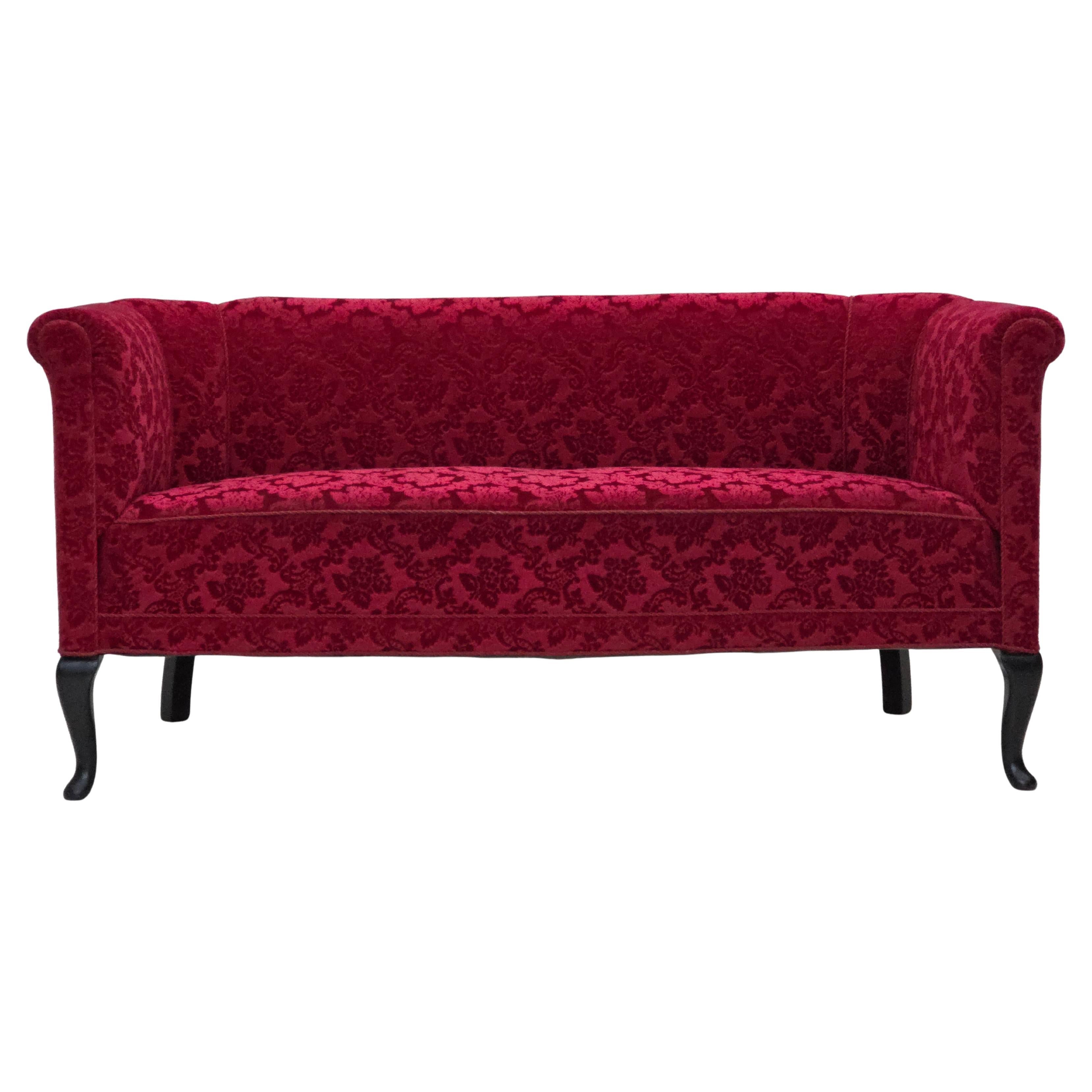 Divano danese a 2 posti degli anni '50, velluto rosso ciliegia.