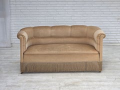 1950, canapé danois 2 places, velours d'ameublement, pieds en teck.