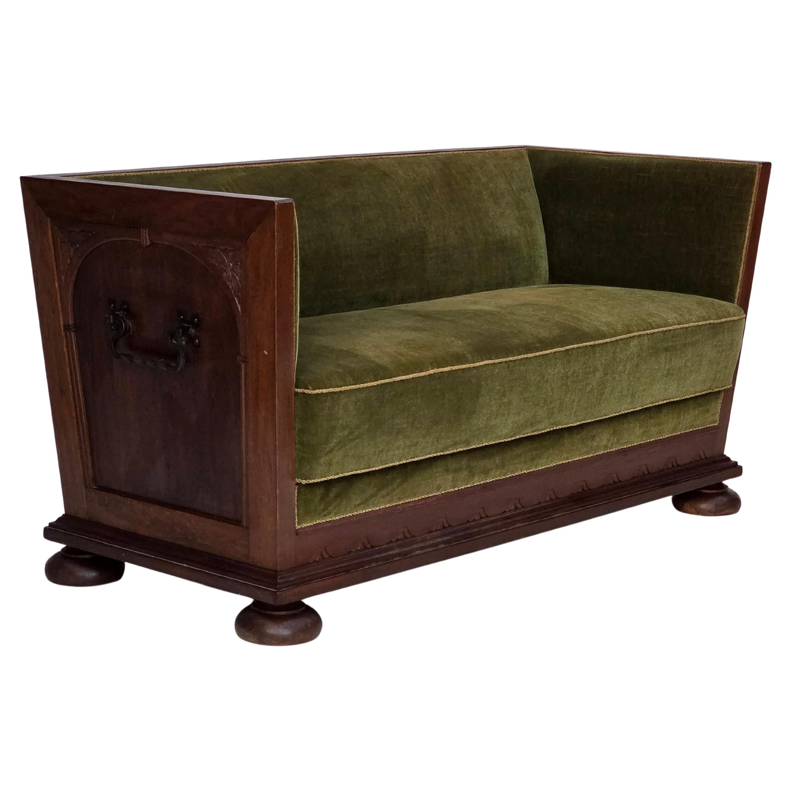 1950s, Danish 2-seater sofa, original green furniture velour, oak wood. in vendita