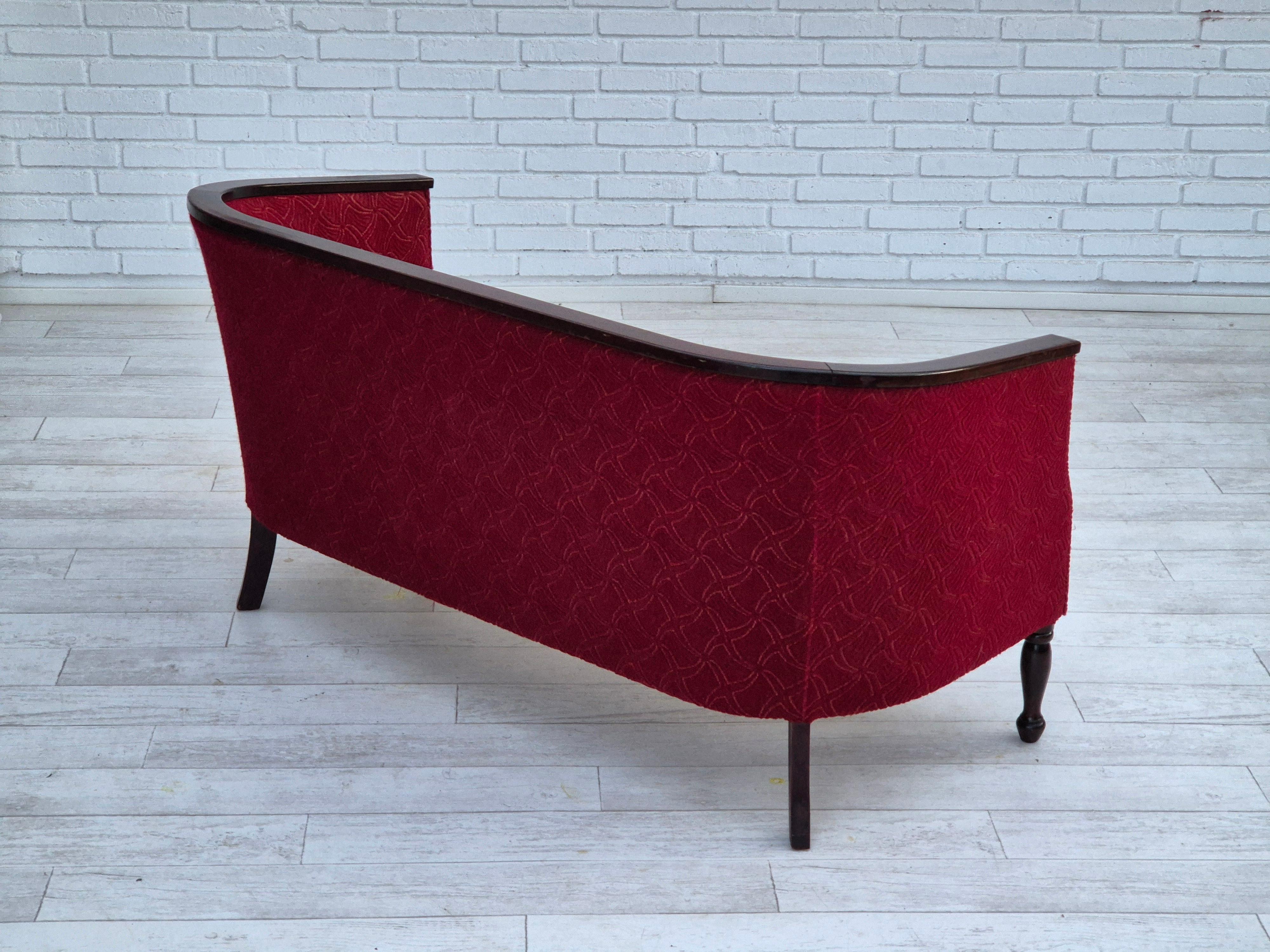 1950er Jahre, Dänisches 2-Sitzer-Sofa, originaler sehr guter Zustand, Eschenholz. (Wolle) im Angebot