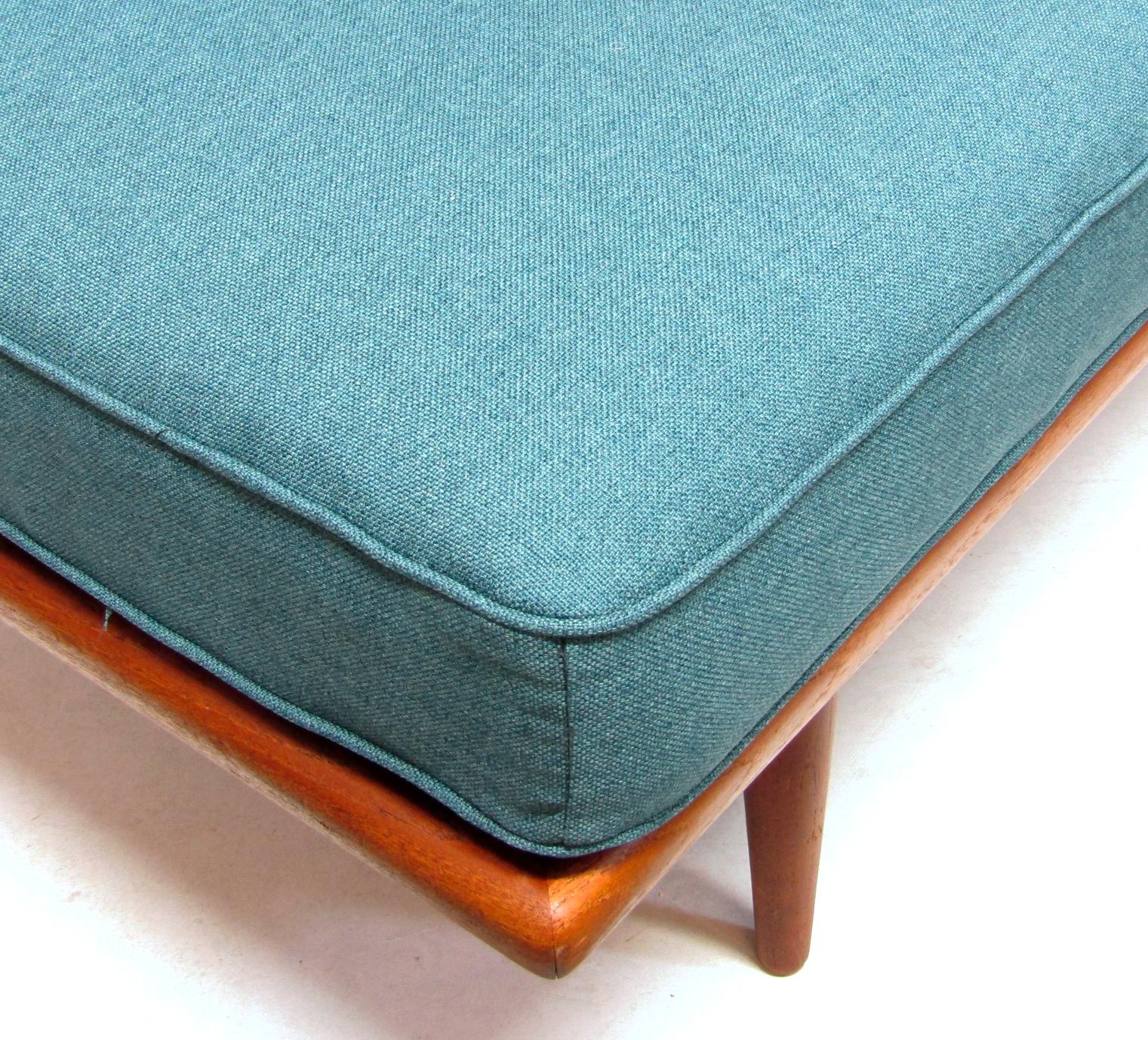 1950s Danish 3-Seater Minerva Sofa in Teal by Peter Hvidt & Orla Nielsen In Good Condition For Sale In Shepperton, Surrey
