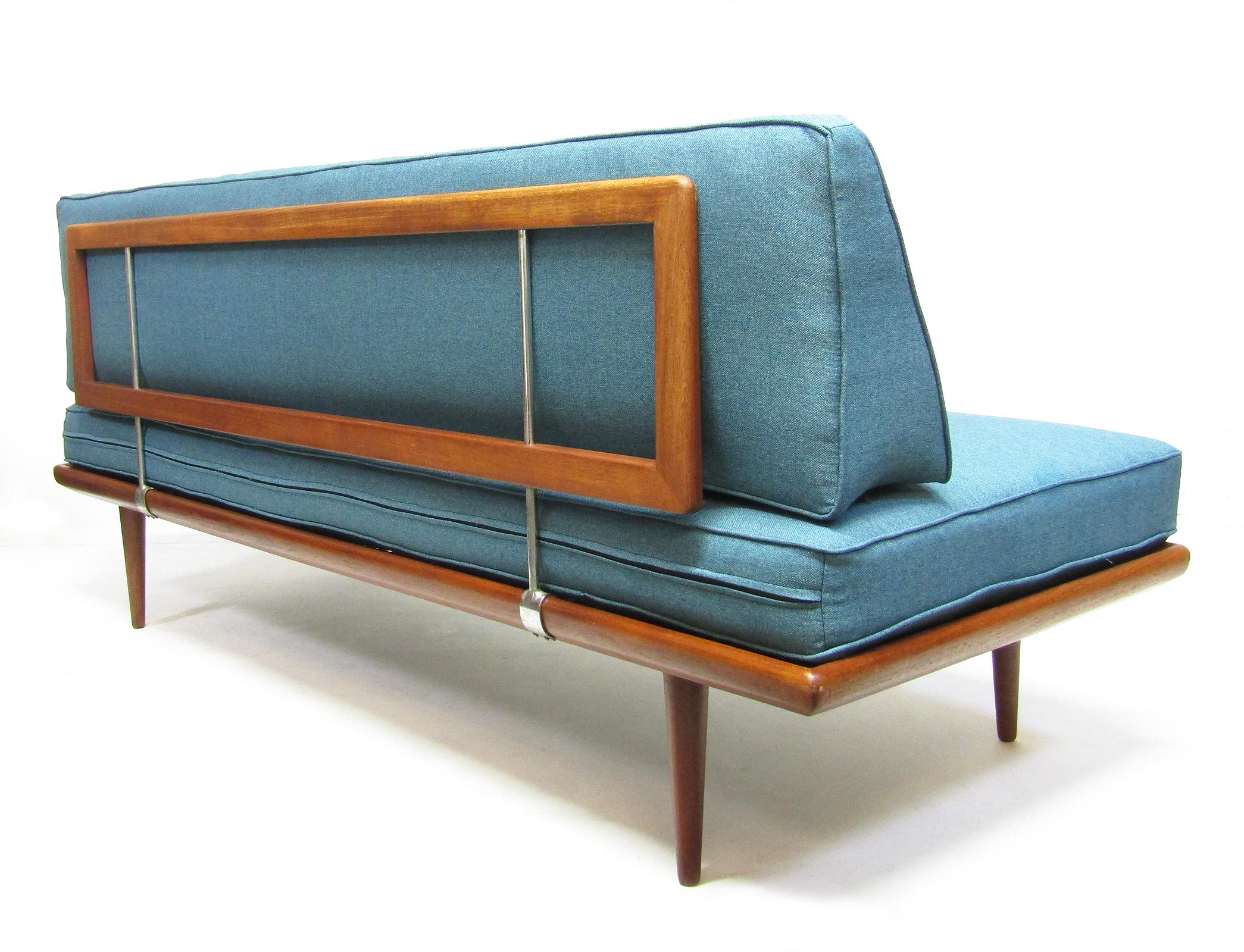 1950s Danish 3-Seater Minerva Sofa in Teal by Peter Hvidt & Orla Nielsen For Sale 2