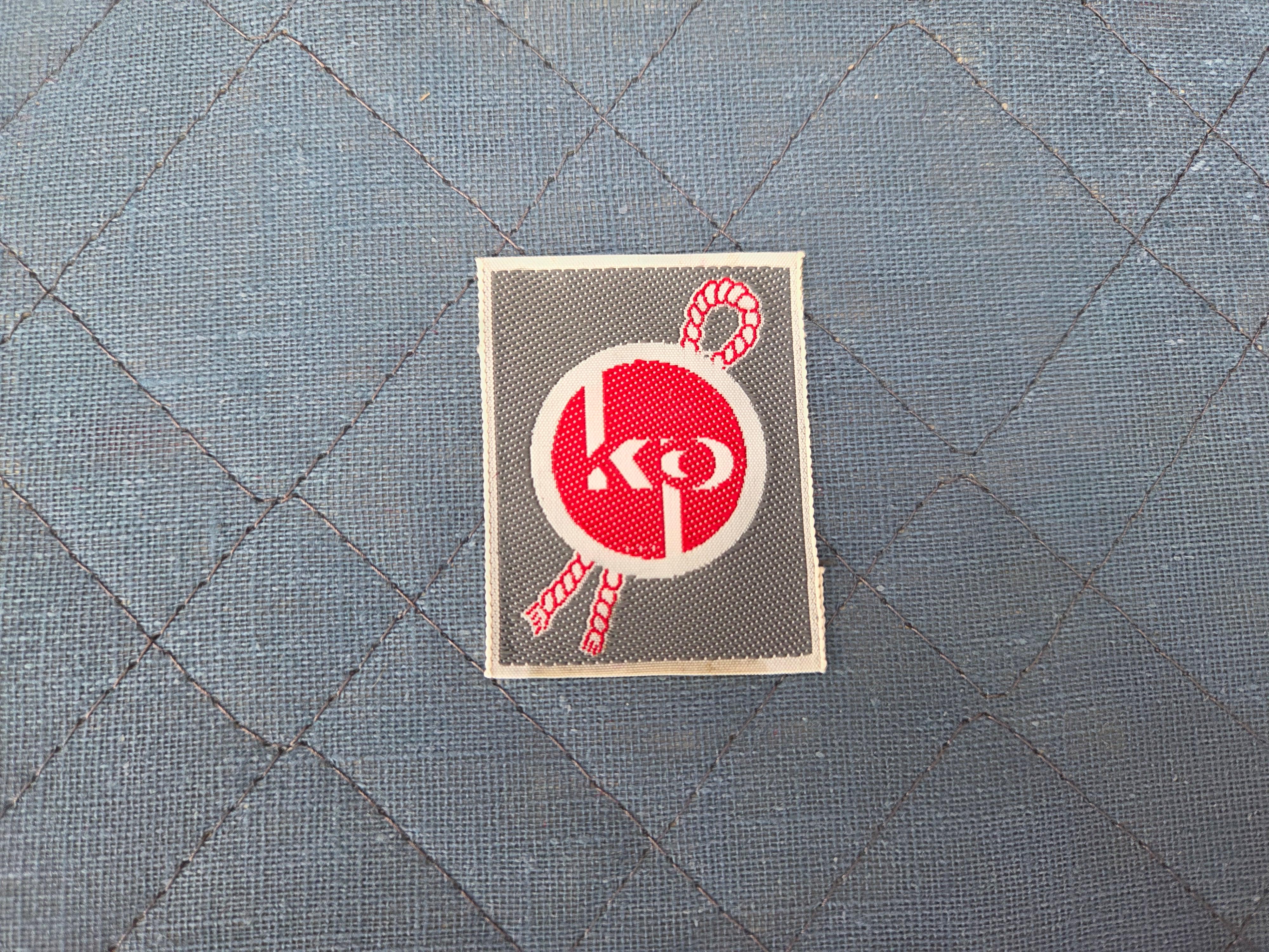 Años 50, sofá danés de 3 plazas, muebles de terciopelo, madera de fresno, muebles de malla. en venta 9