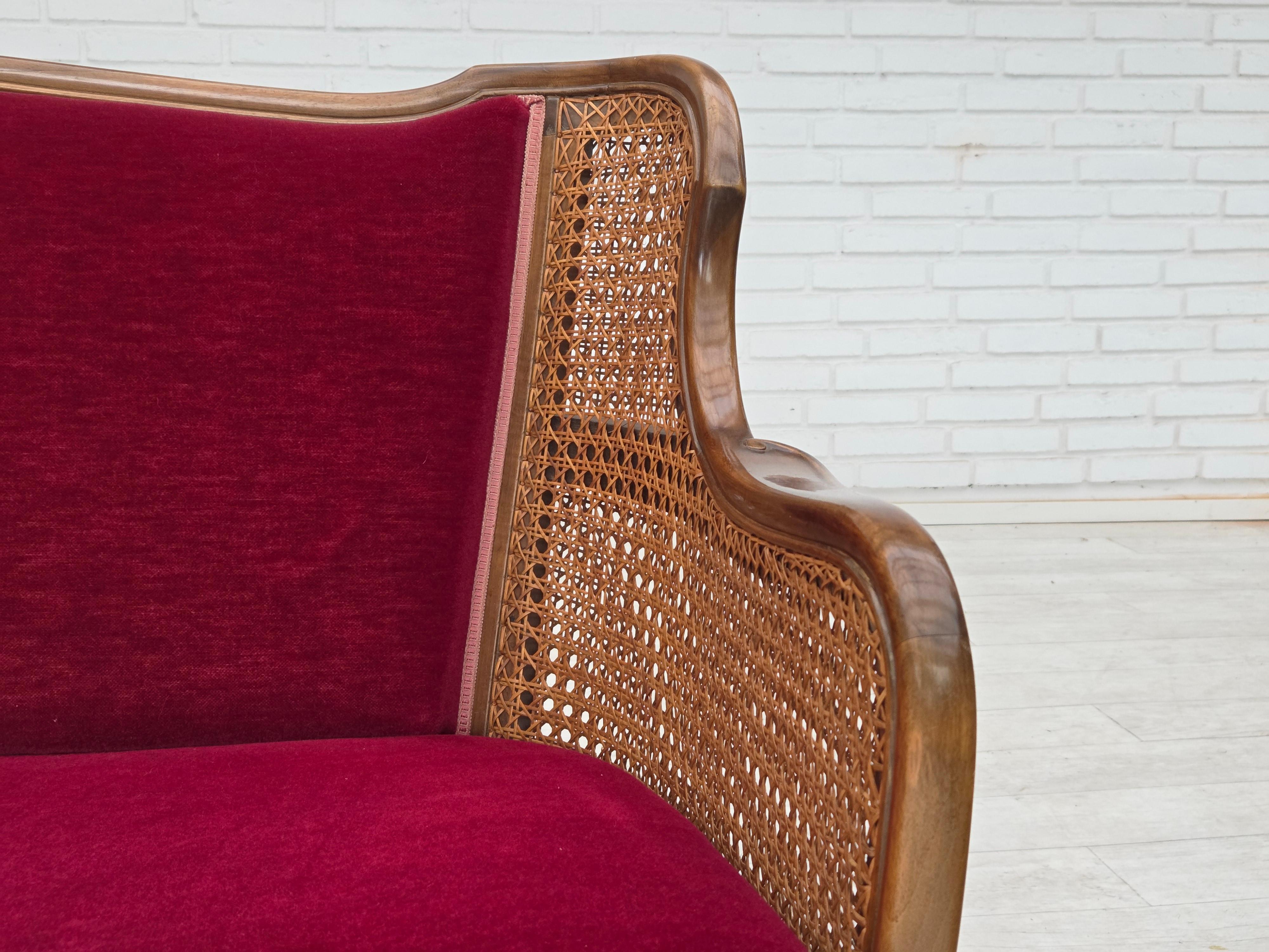 Años 50, sofá danés de 3 plazas, muebles de terciopelo, madera de fresno, muebles de malla. Luis XVI en venta