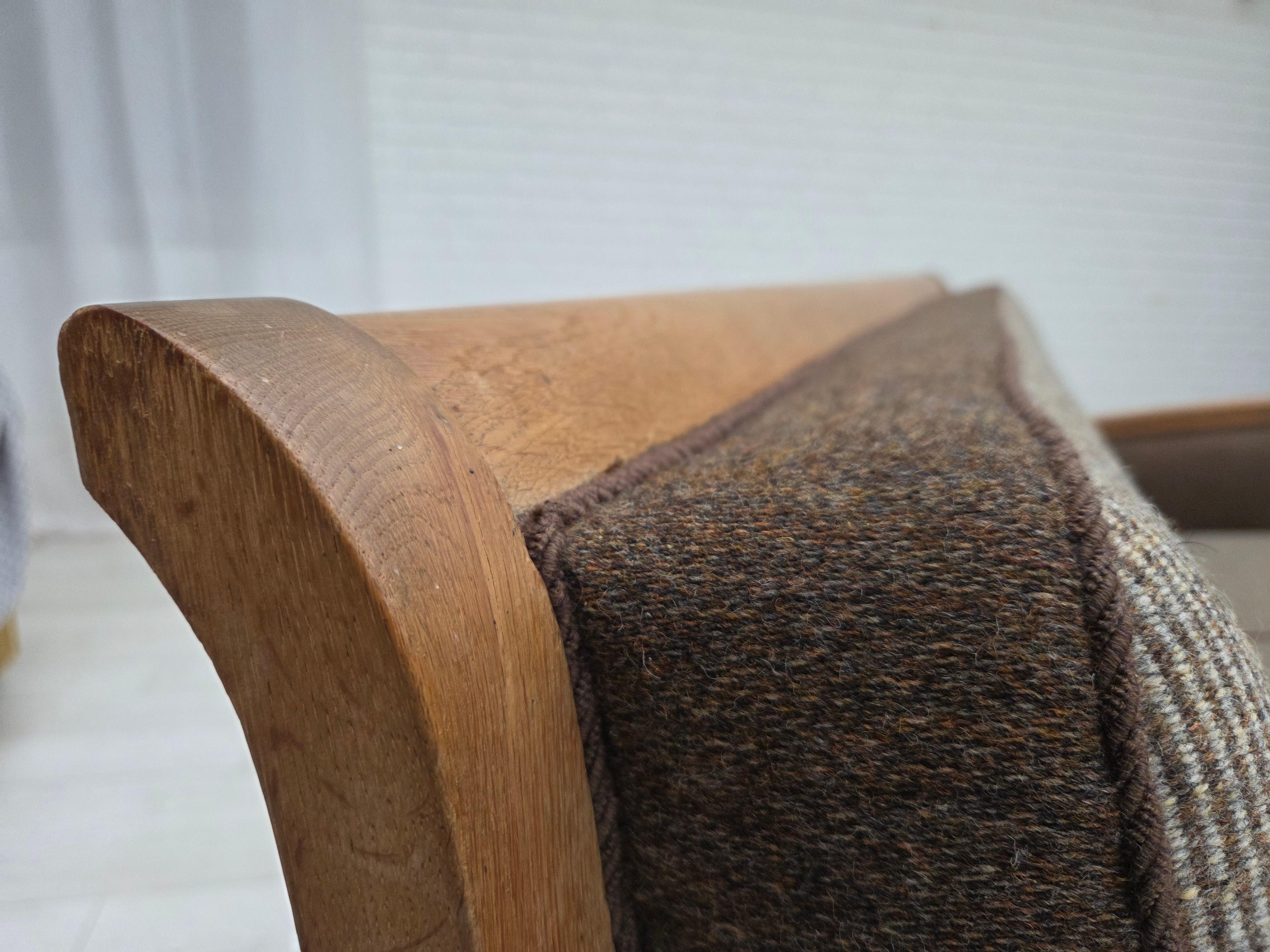1950s, Danish 3-seater sofa, furniture wool, solid carved oak wood. For Sale 2