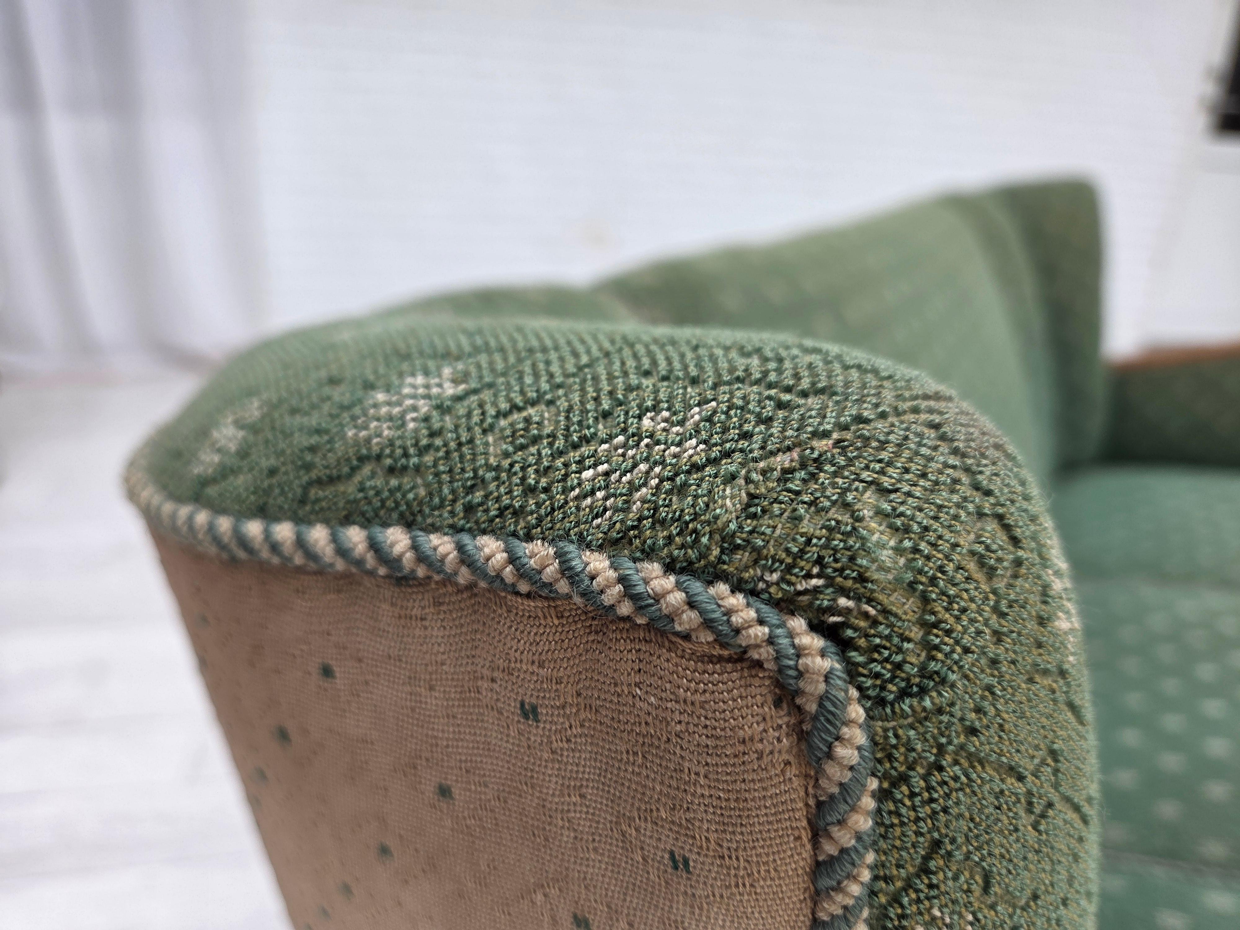1950s, Danish 3-seater sofa, green/beige furniture wool fabric, oak wood. en vente 1