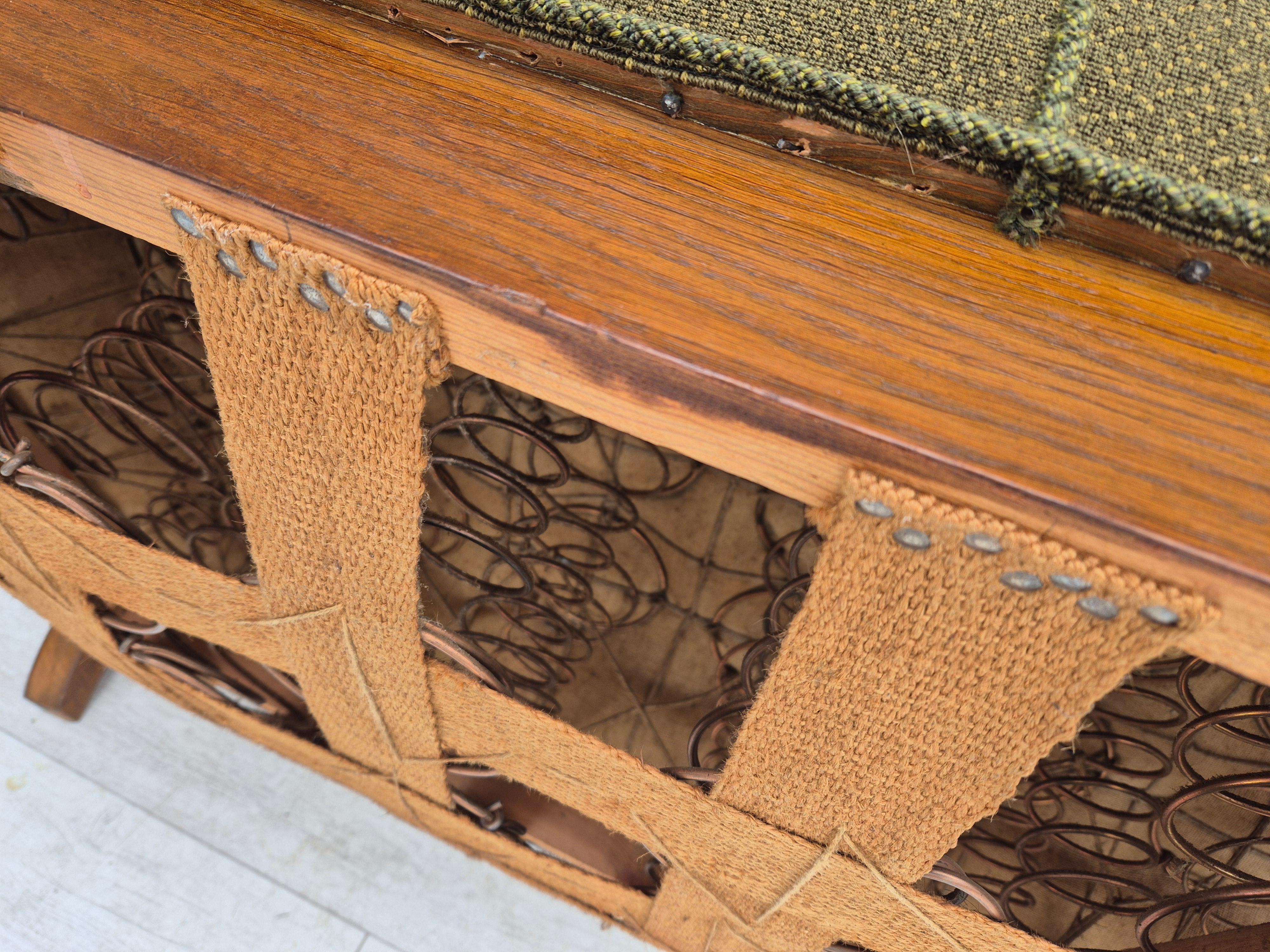 1950s, Danish 3 seater sofa in original very good condition, oak wood. en vente 12