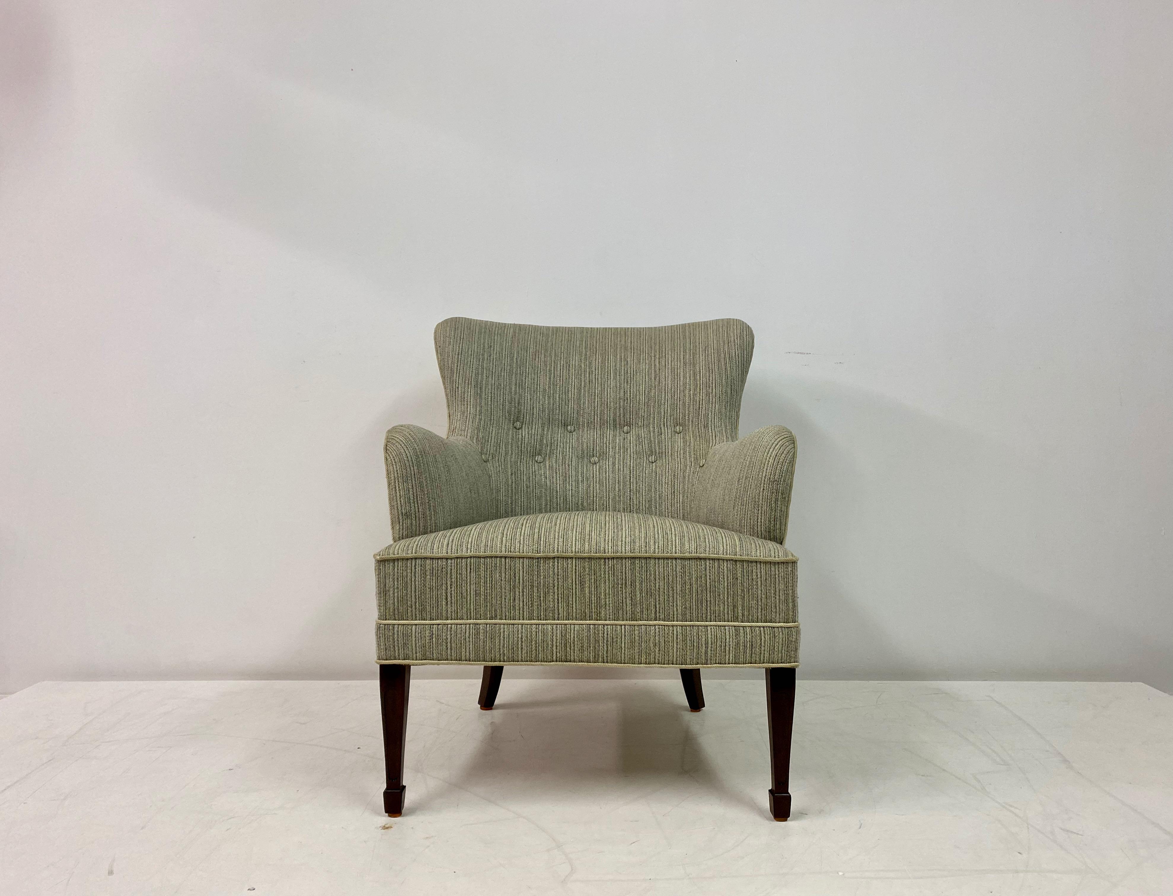 Mid-Century Modern 1950s Danish Armchair by Frits Henningsen For Sale