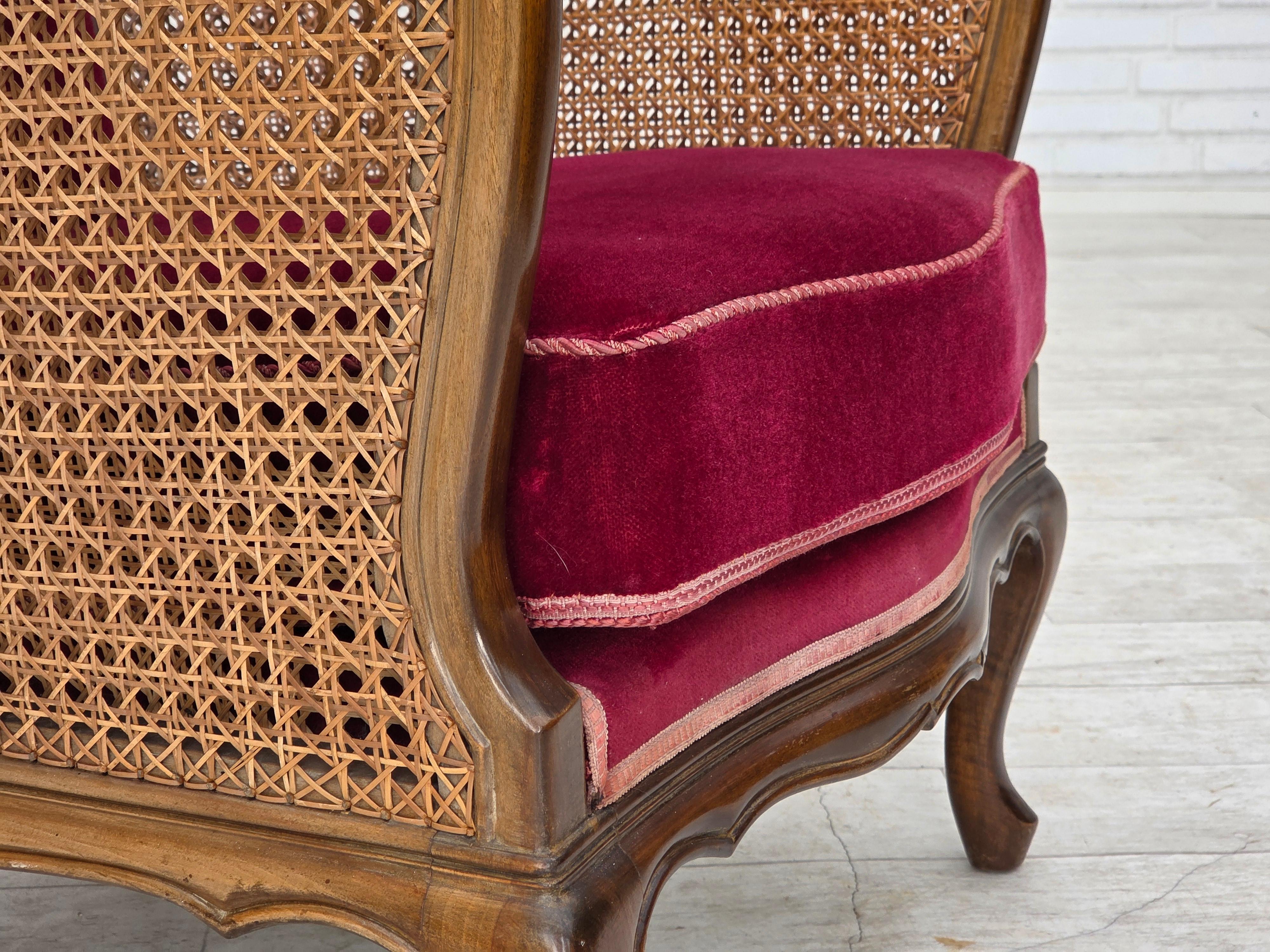 1950er Jahre, dänischer Sessel, Möbelvelours, Eschenholz, Möbelgeflecht. (Samt) im Angebot