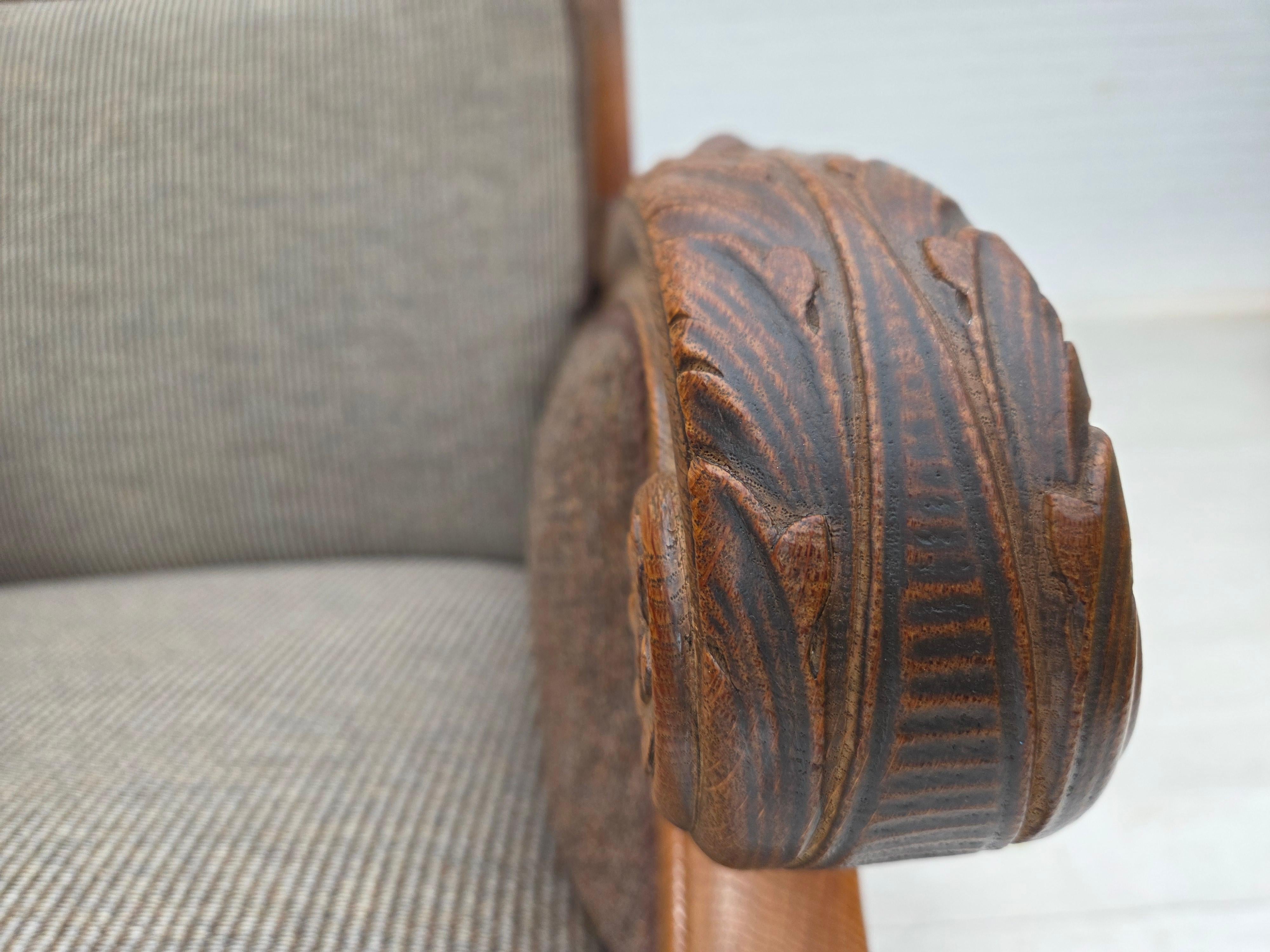 Años 50, sillón danés, mueble de lana, madera maciza de roble tallada. en venta 1