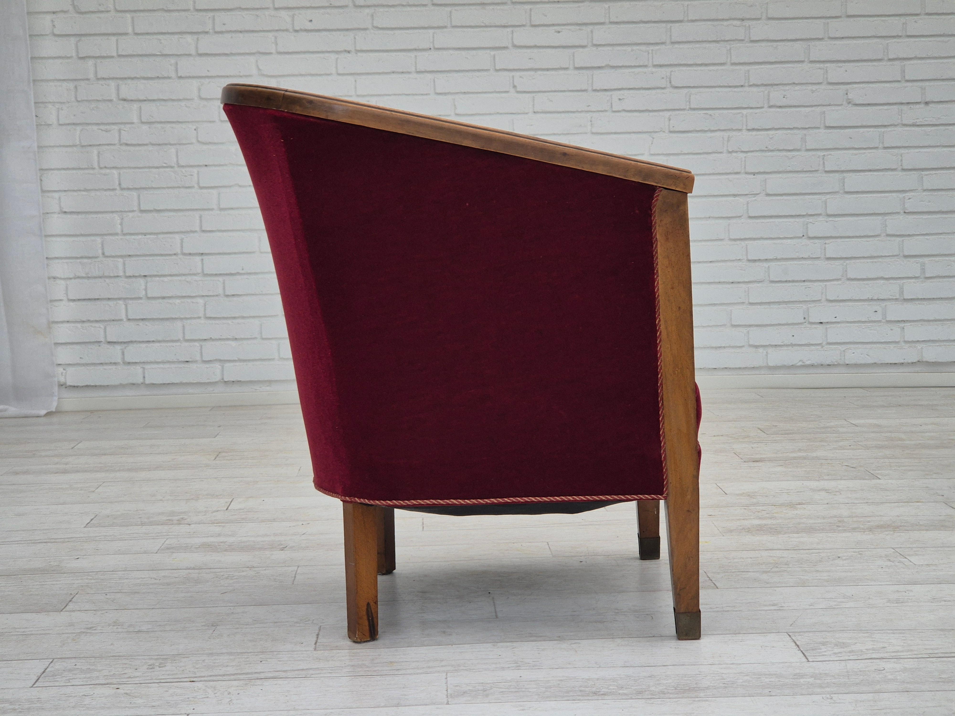 Danois 1950s, Fauteuil danois, état d'origine, meuble velours, bois de hêtre. en vente