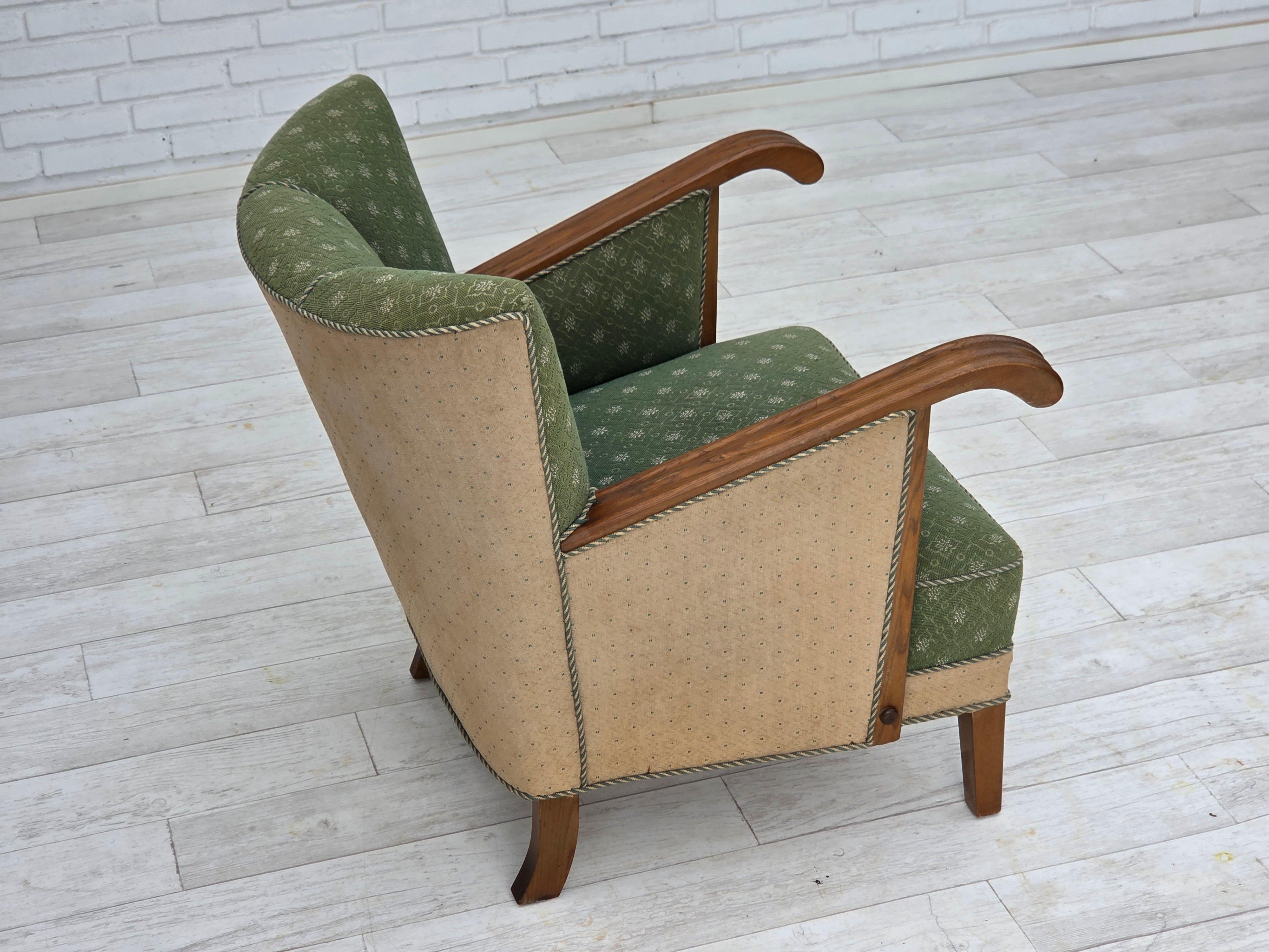 1950s, Danish armchair, original green/beige furniture wool fabric, oak wood. For Sale 5