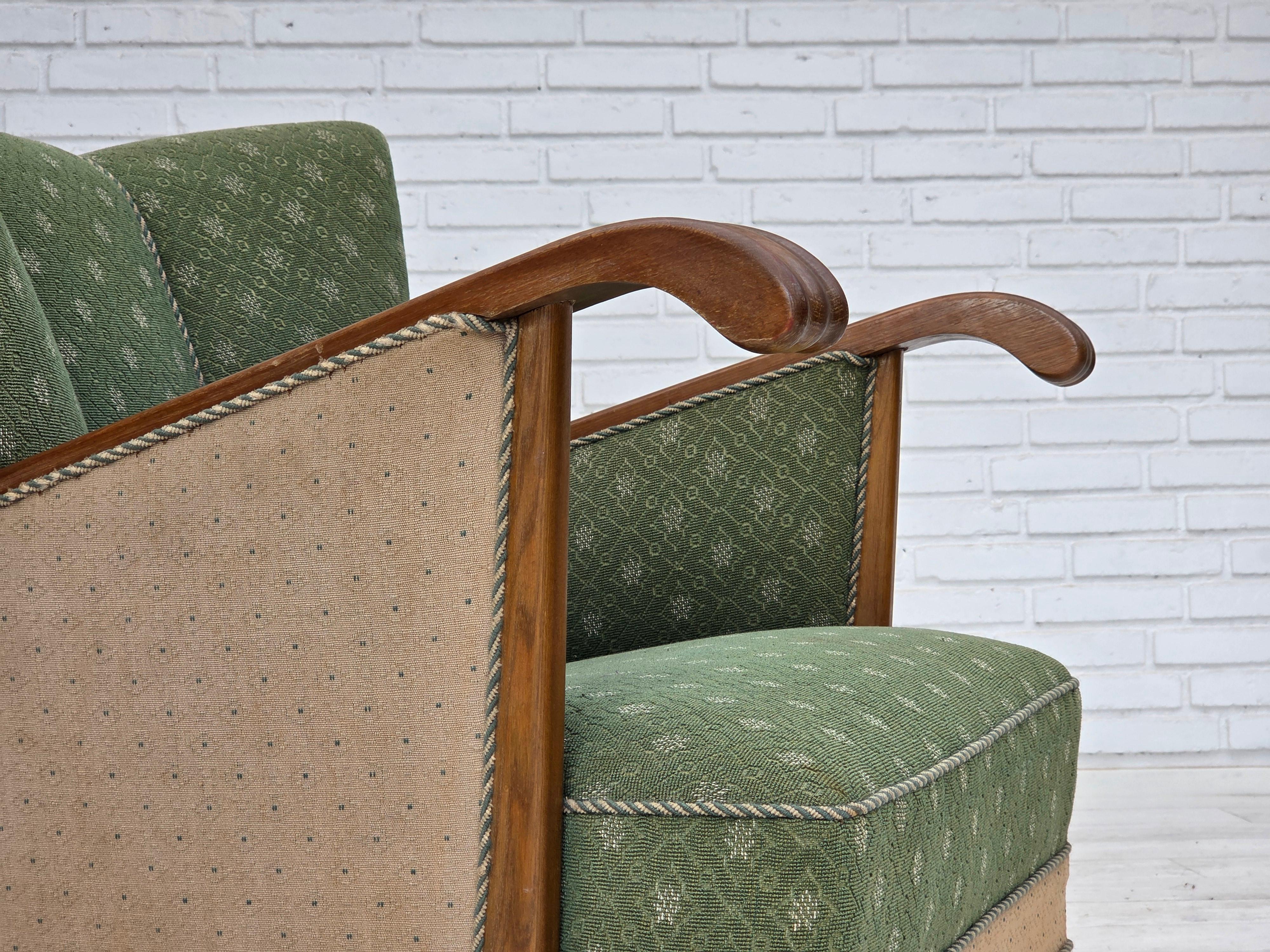 1950s, Danish armchair, original green/beige furniture wool fabric, oak wood. In Good Condition For Sale In Tarm, 82