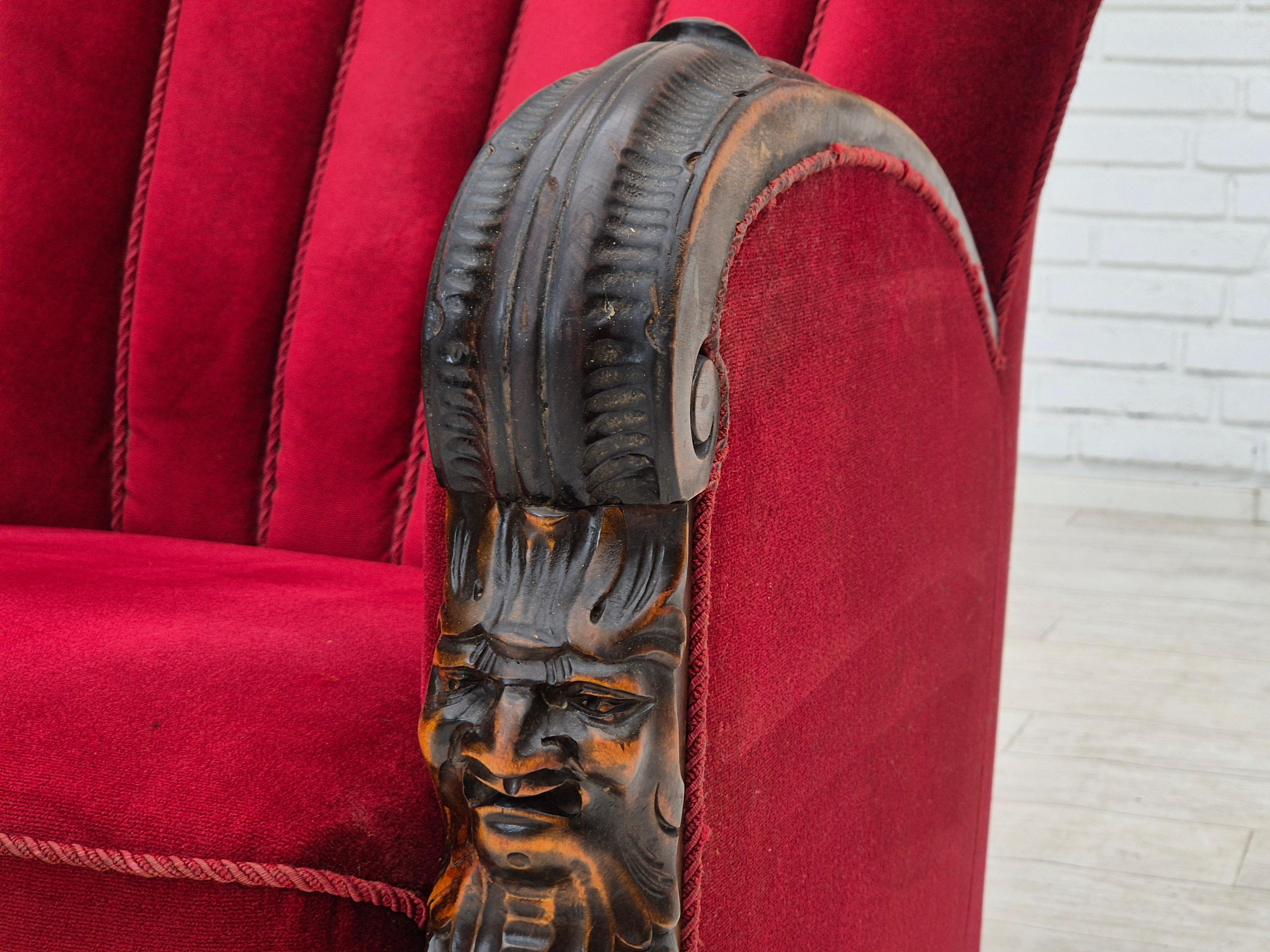 Años 50, sillón danés con reposapiés, muebles de terciopelo, madera de fresno. en venta 8