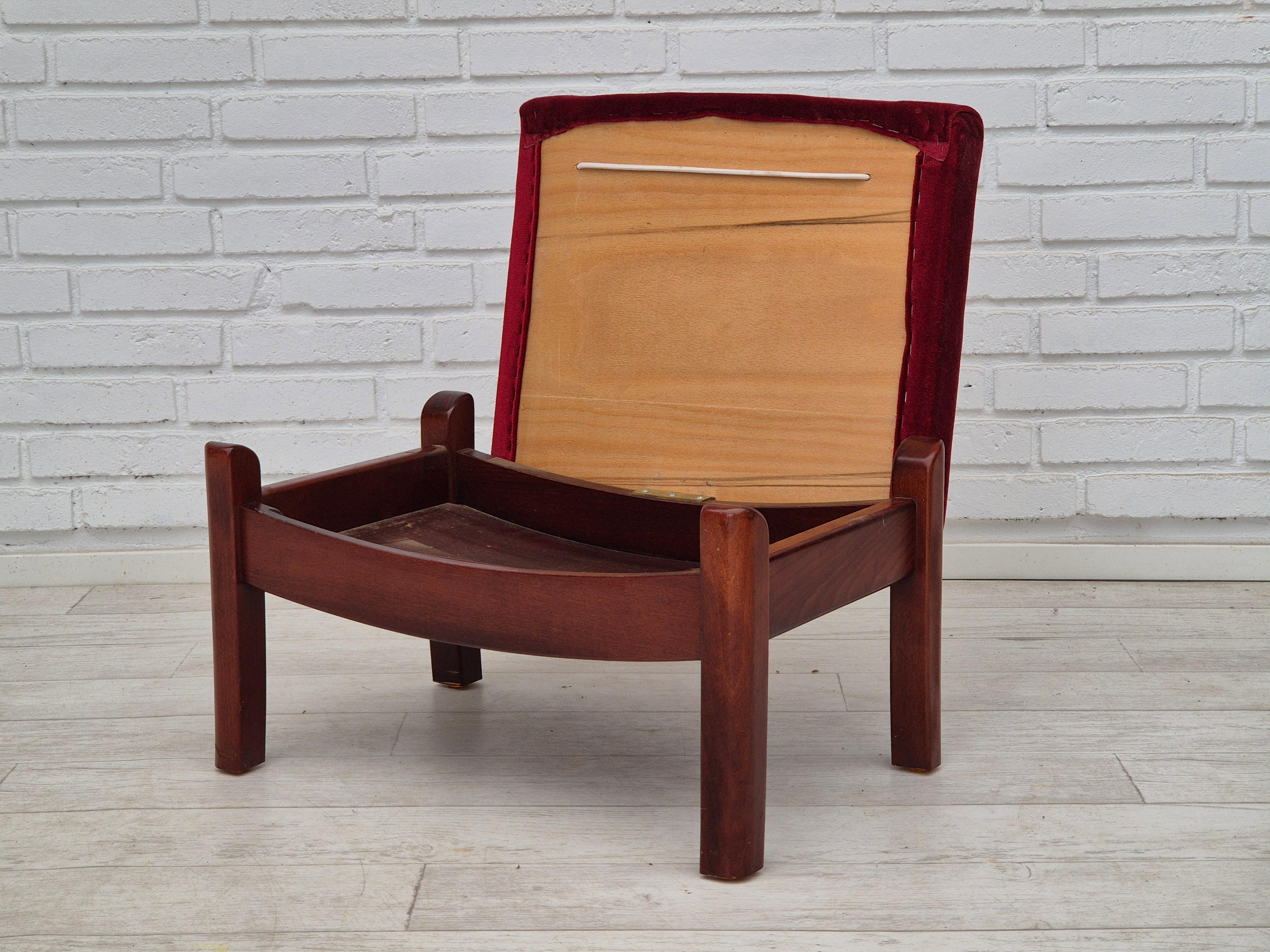 Años 50, sillón danés con reposapiés, muebles de terciopelo, madera de fresno. en venta 13