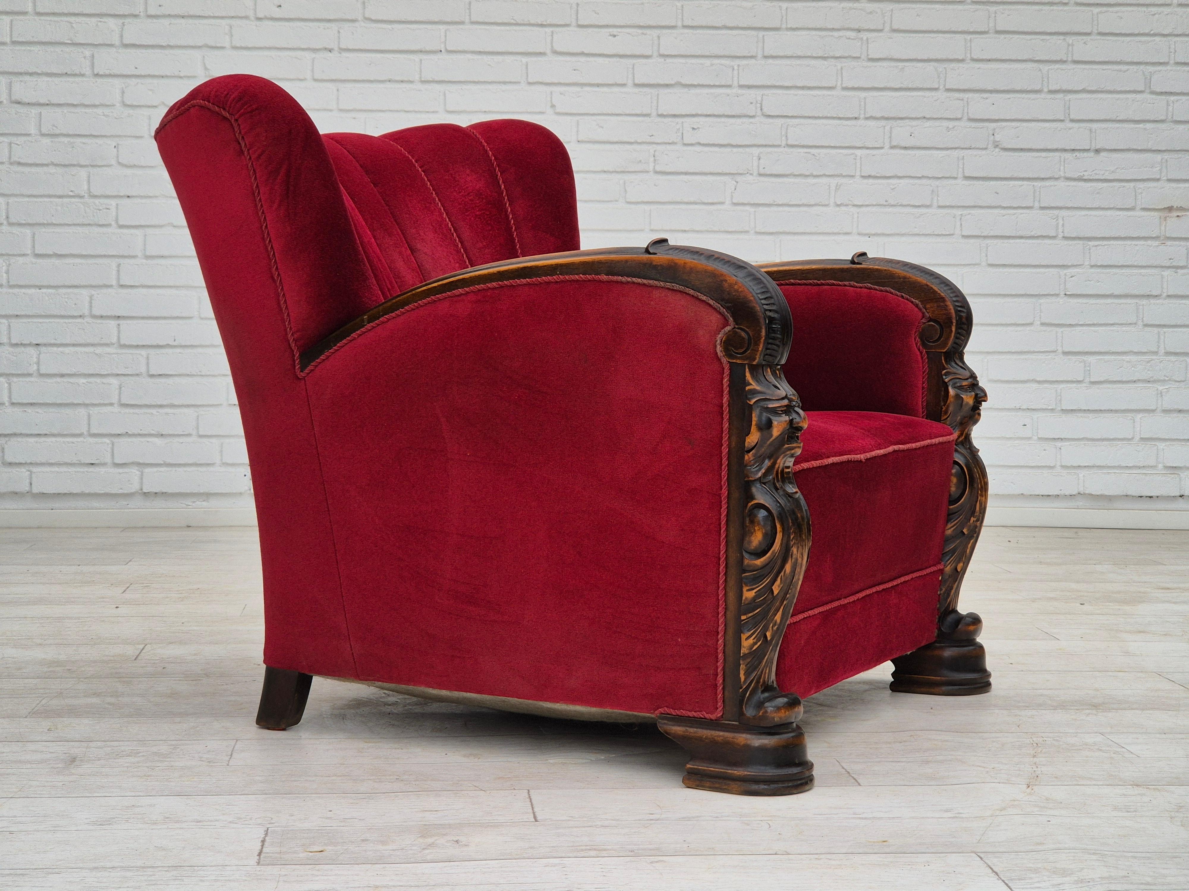 Años 50, sillón danés con reposapiés, muebles de terciopelo, madera de fresno. Escandinavo moderno en venta
