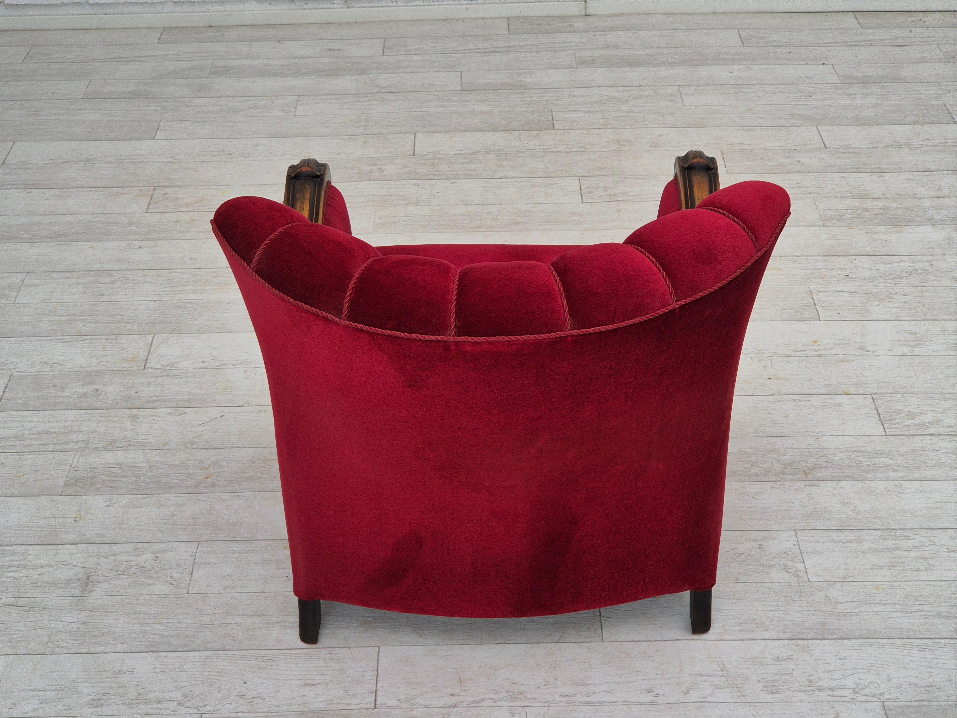 Años 50, sillón danés con reposapiés, muebles de terciopelo, madera de fresno. en venta 1